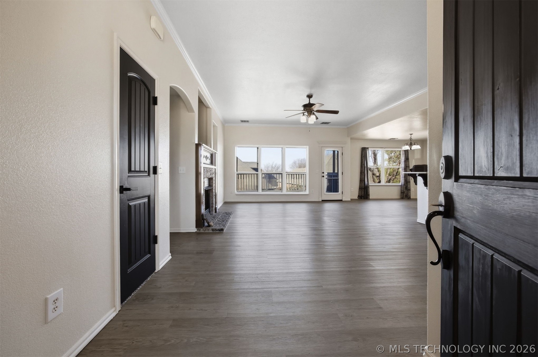 4708 N Narcissus Avenue Property Photo 5