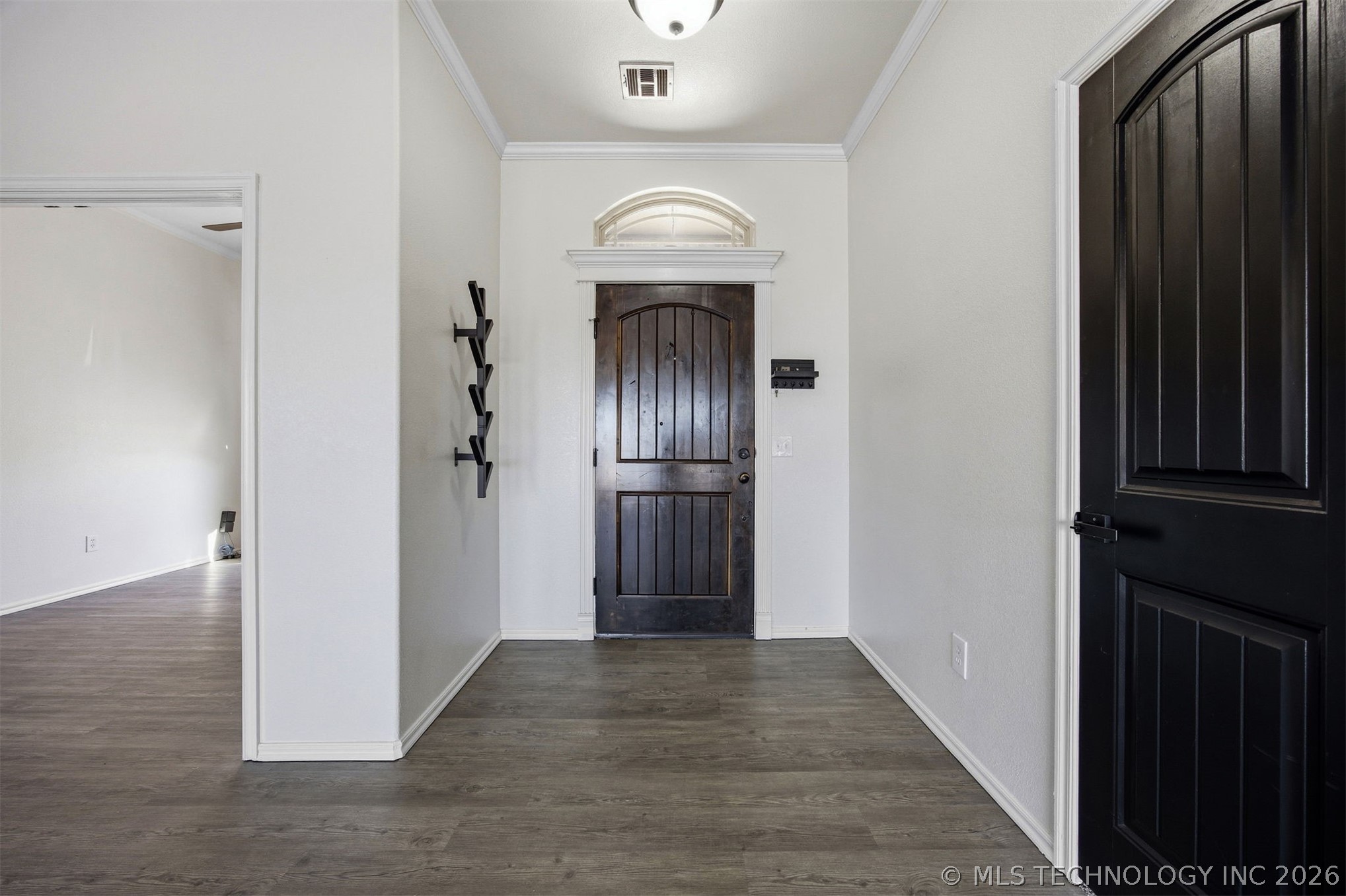 4708 N Narcissus Avenue Property Photo 6