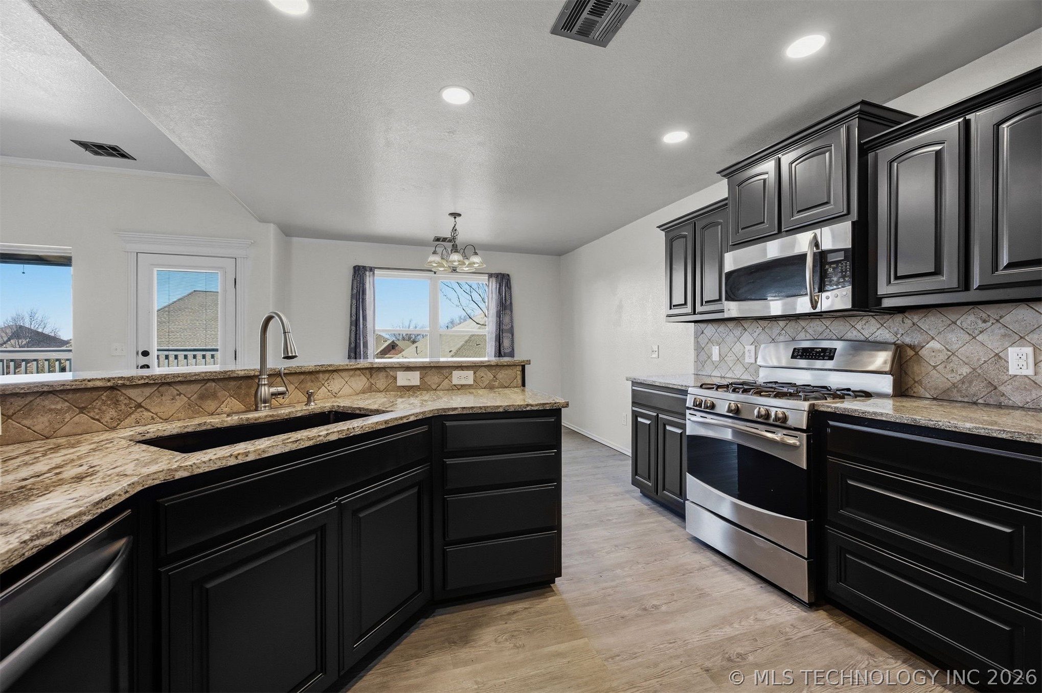4708 N Narcissus Avenue Property Photo 15