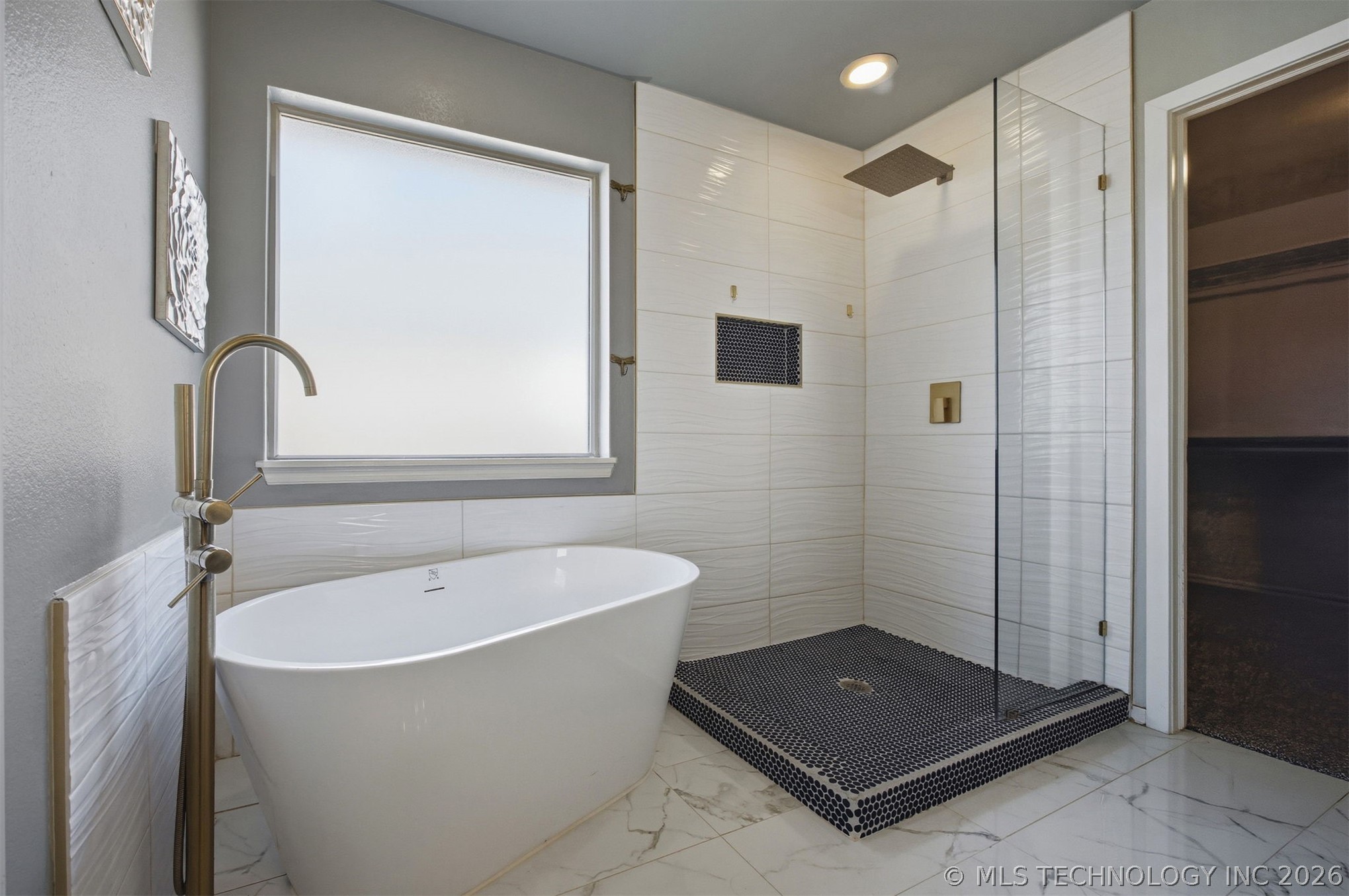 4708 N Narcissus Avenue Property Photo 28