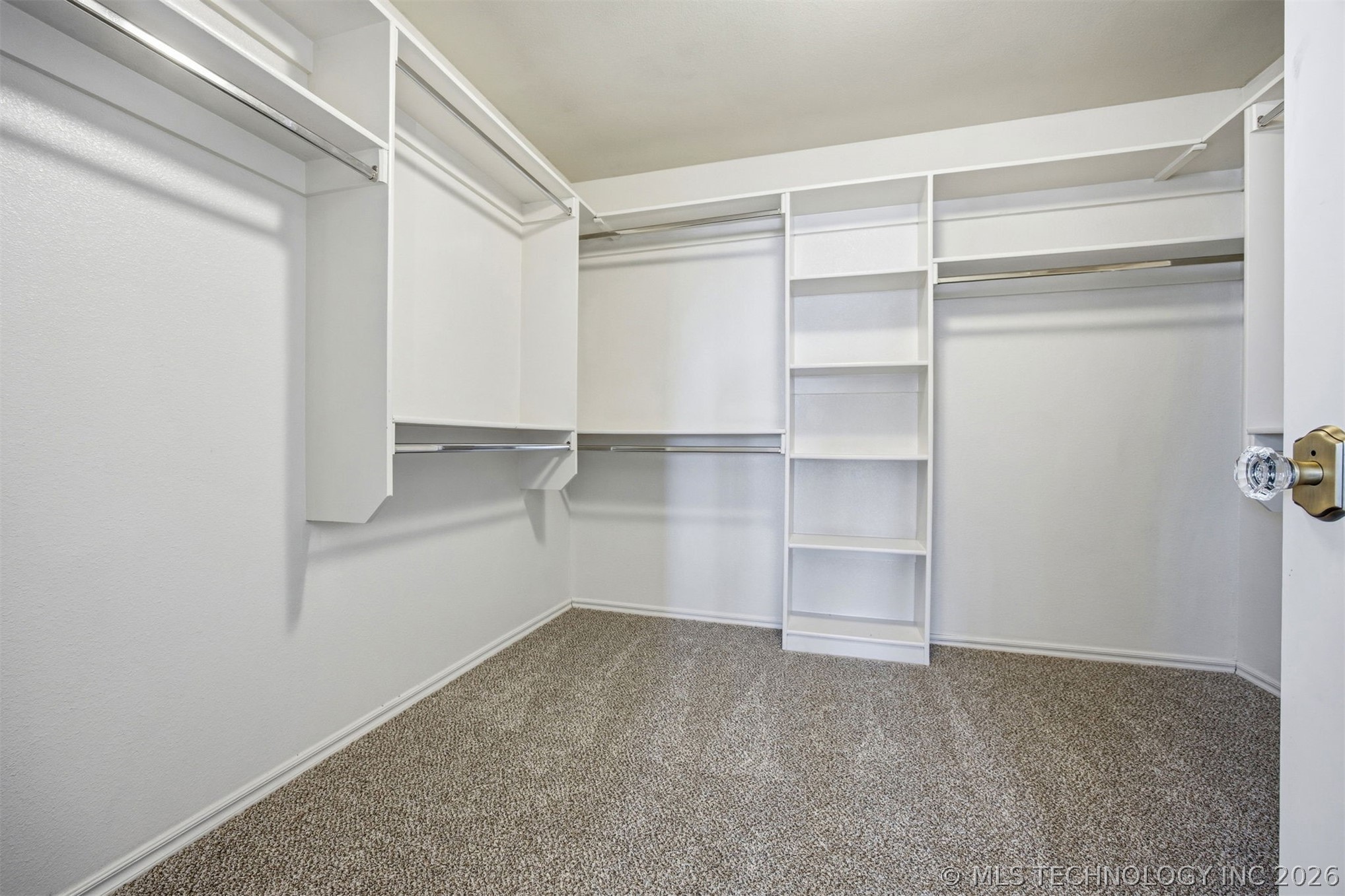 4708 N Narcissus Avenue Property Photo 31