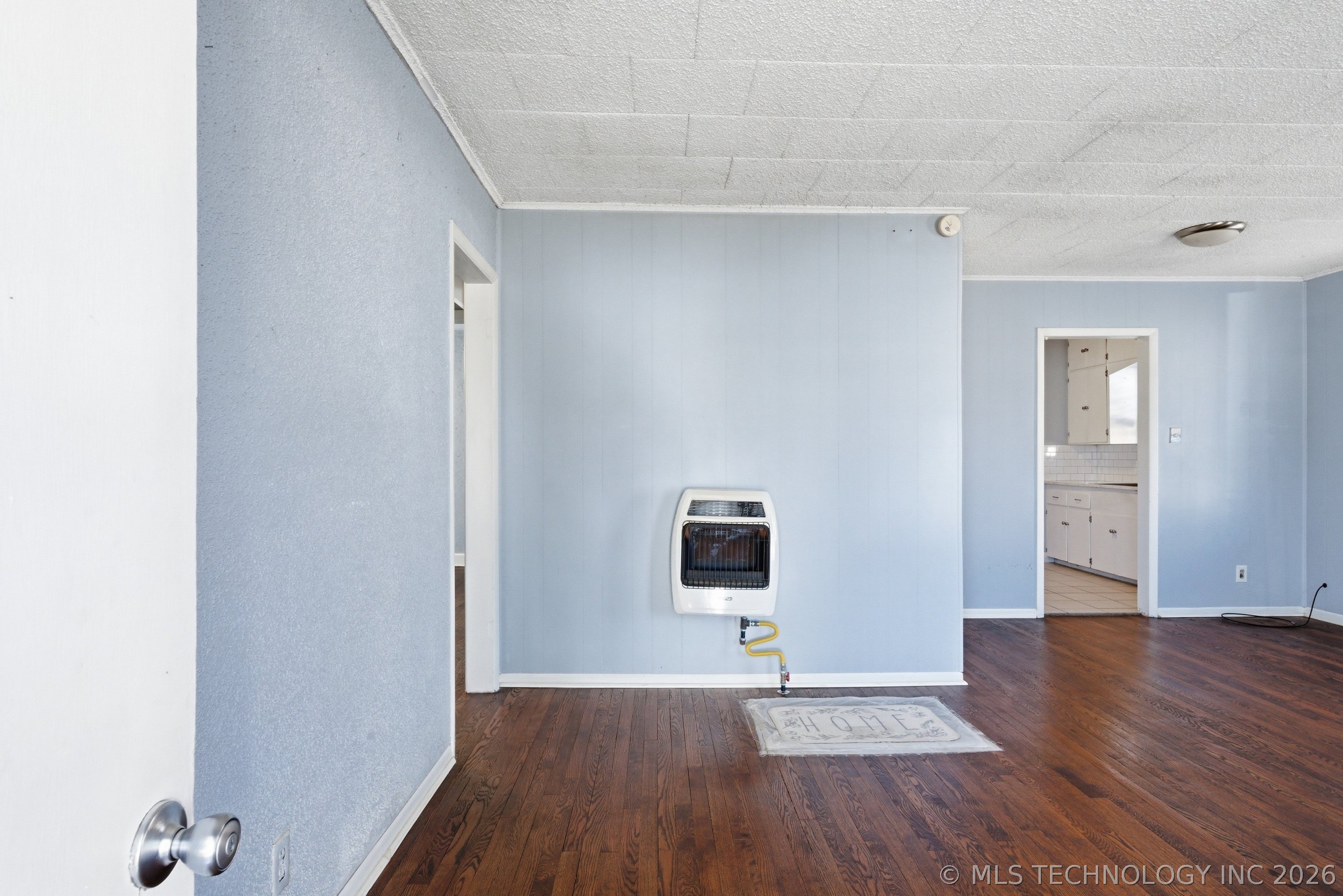 1633 S Maple Avenue Property Photo 3