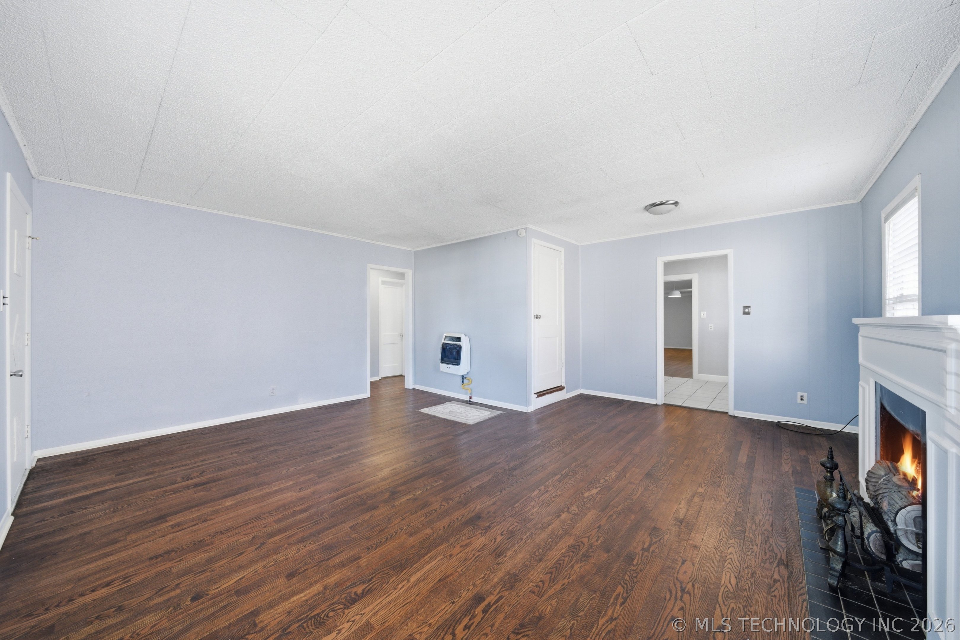 1633 S Maple Avenue Property Photo 6