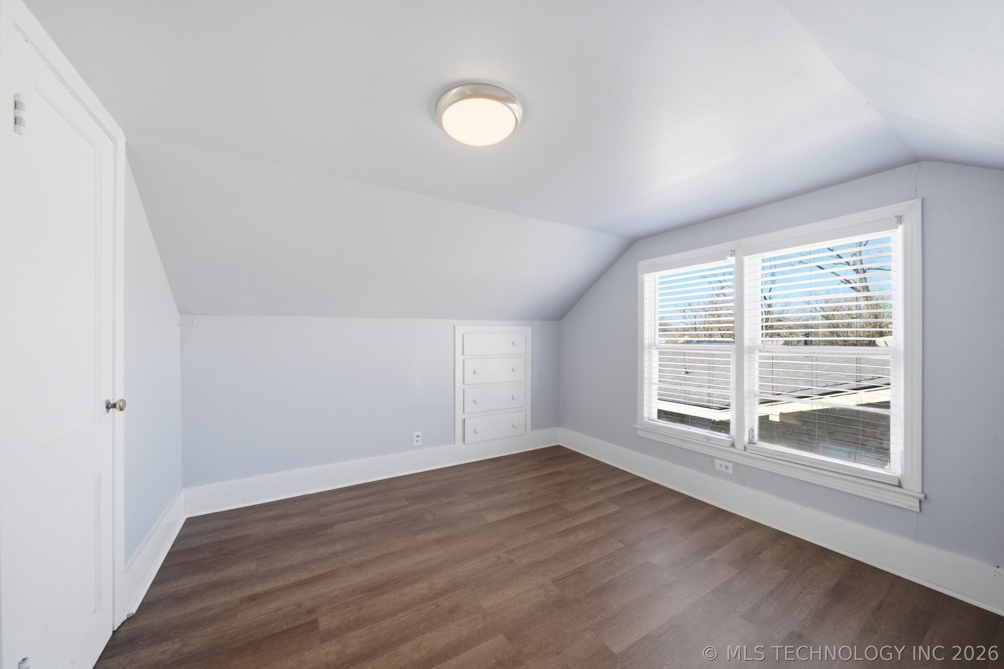 1633 S Maple Avenue Property Photo 22