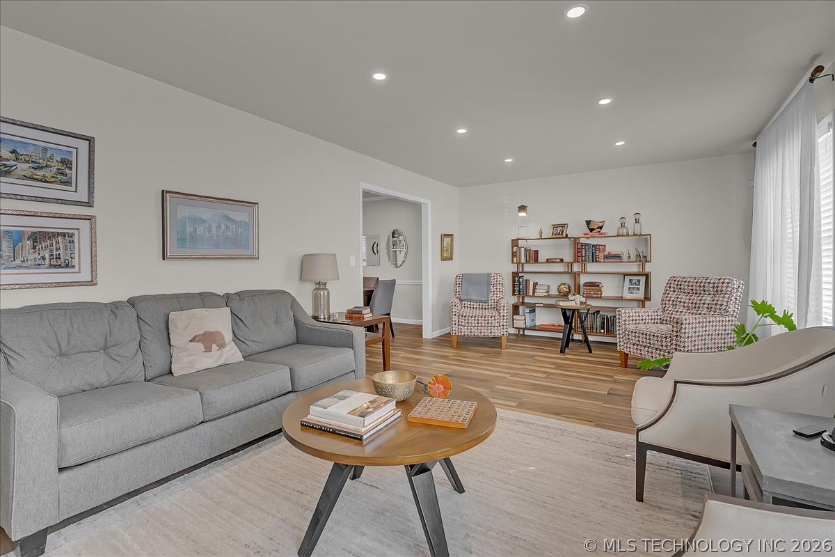 6751 S 71st East Avenue Property Photo 15