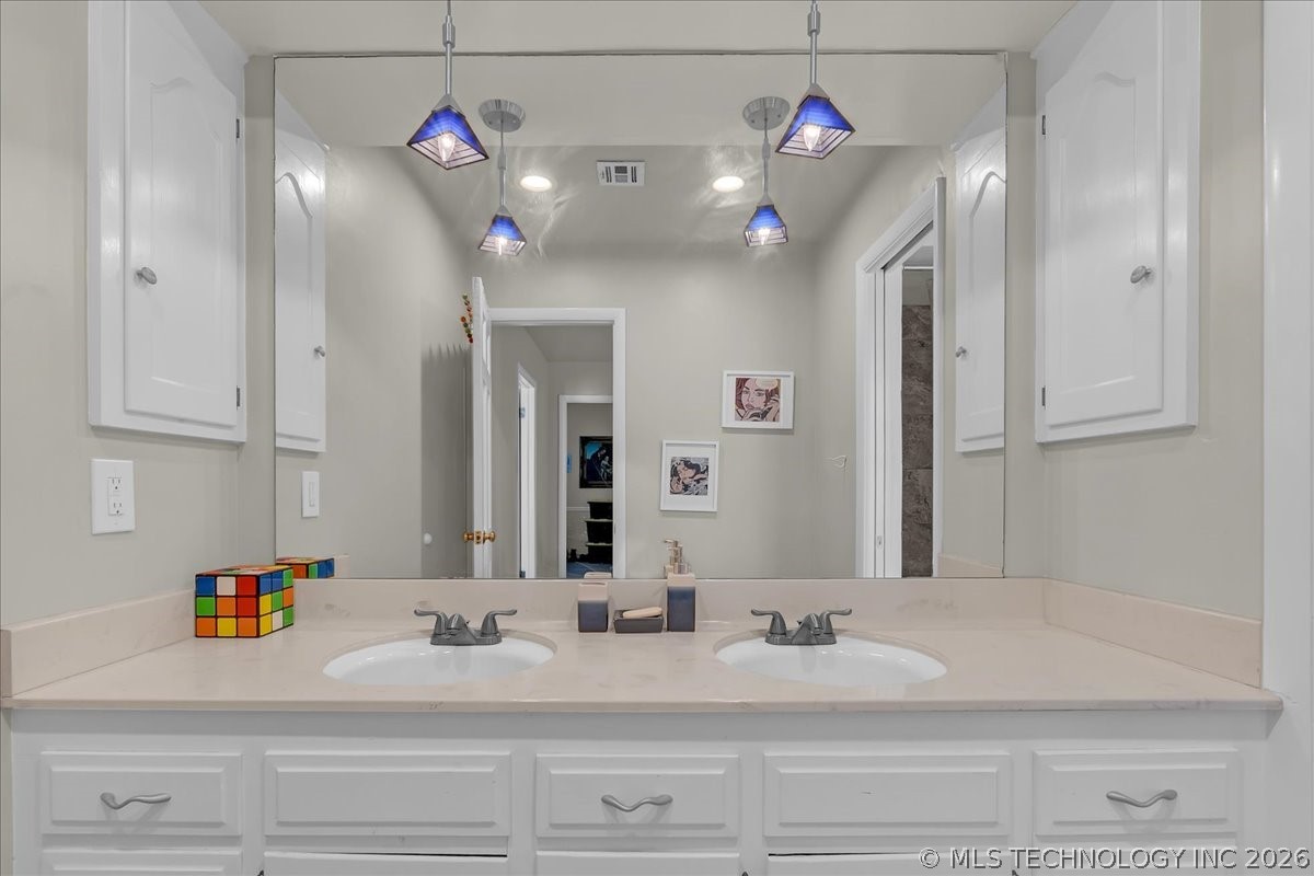 6751 S 71st East Avenue Property Photo 40