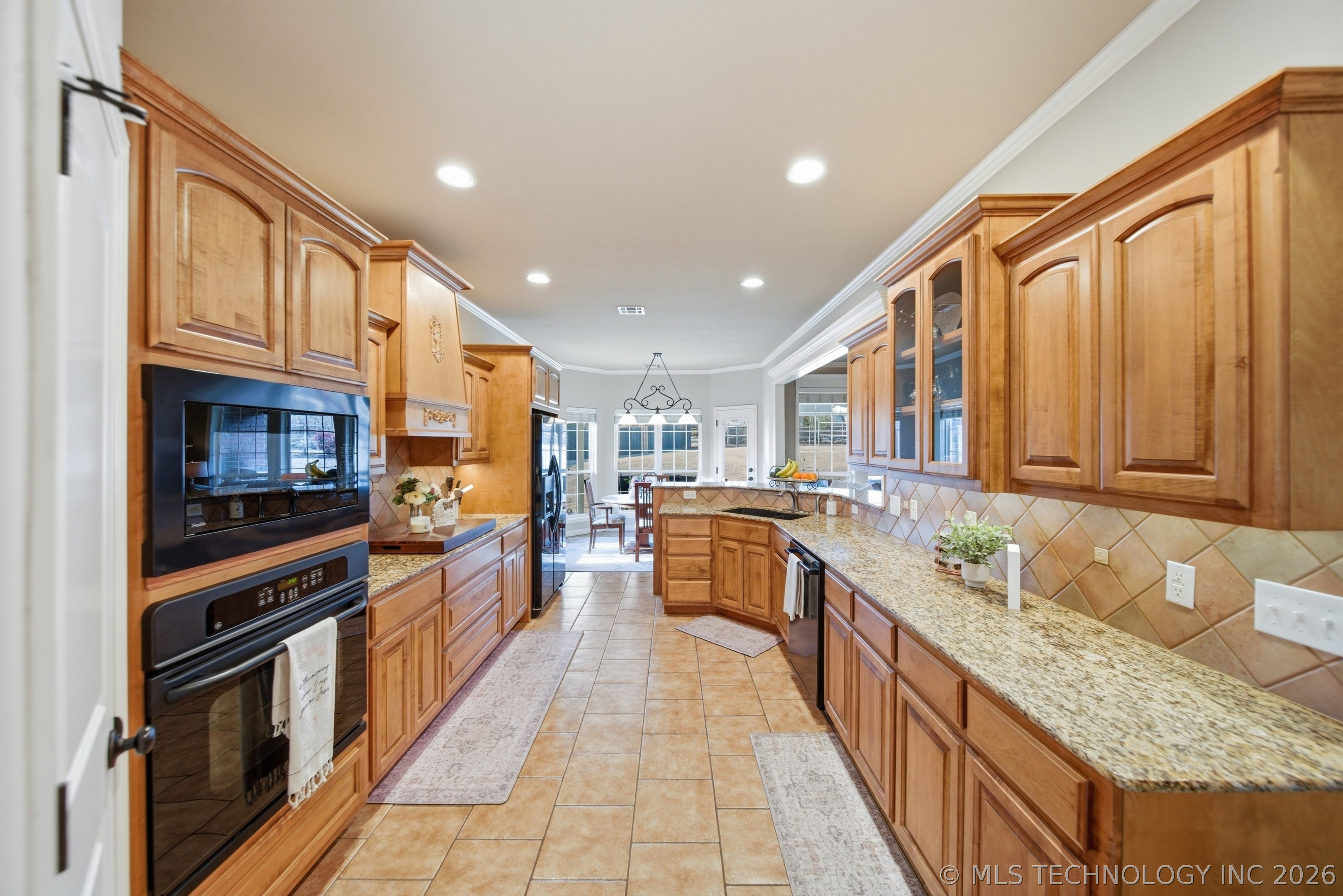 11002 S Madison Street Property Photo 15
