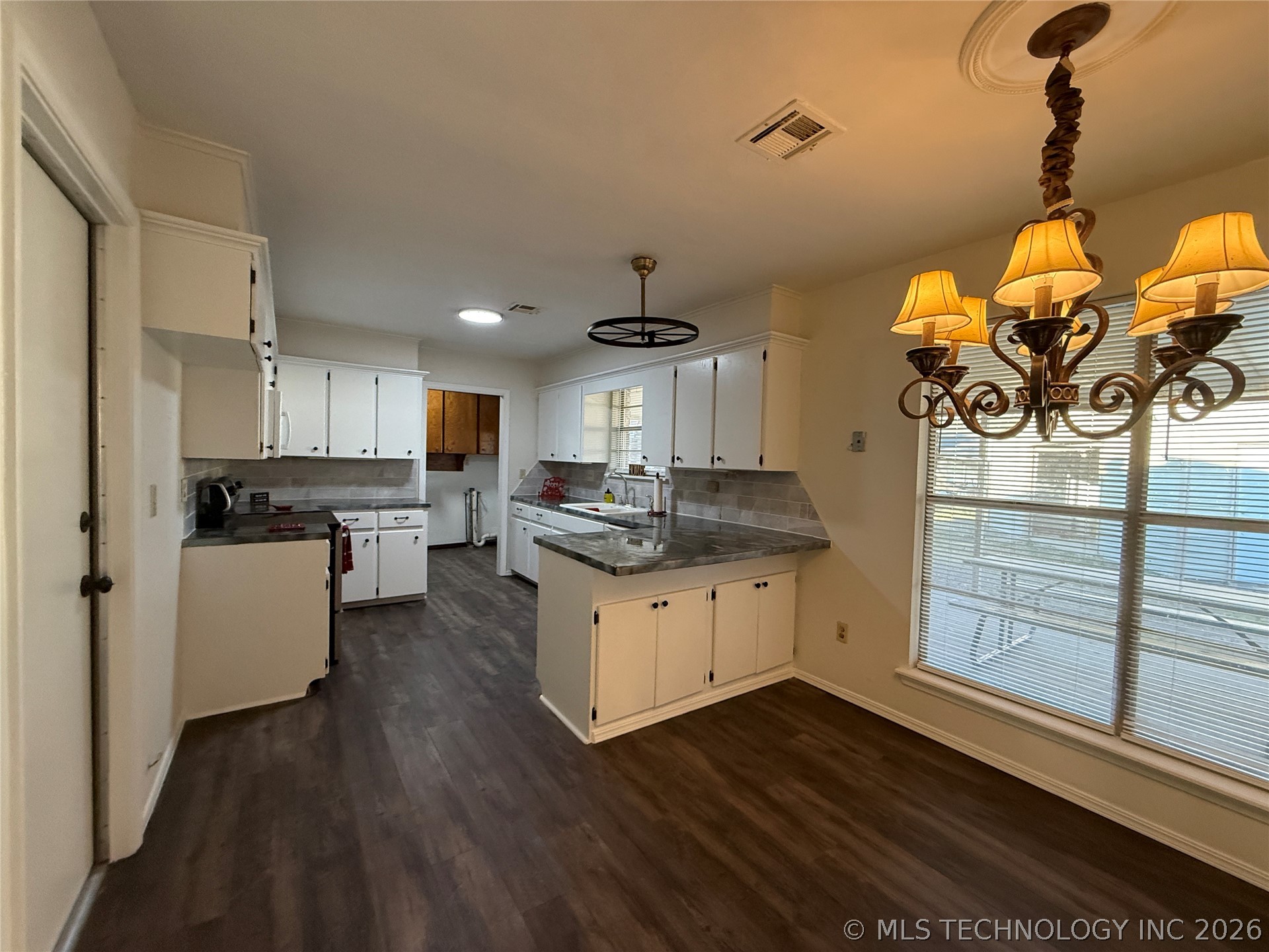 404 Trenton Road Property Photo 6