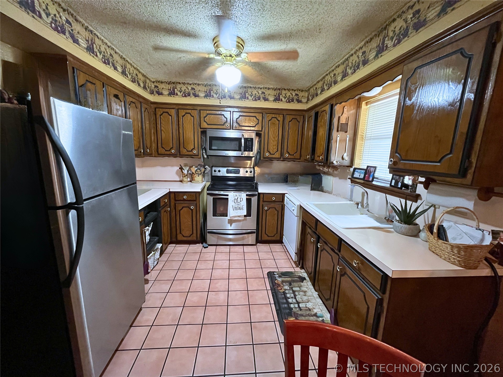 1544 Grandview Property Photo 4