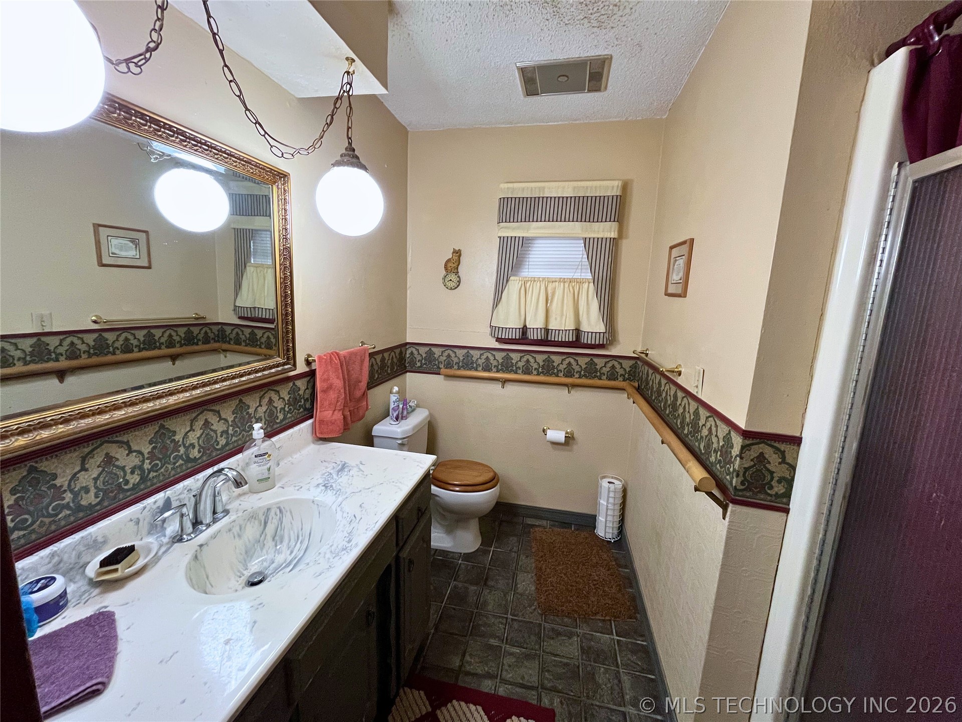 1544 Grandview Property Photo 9