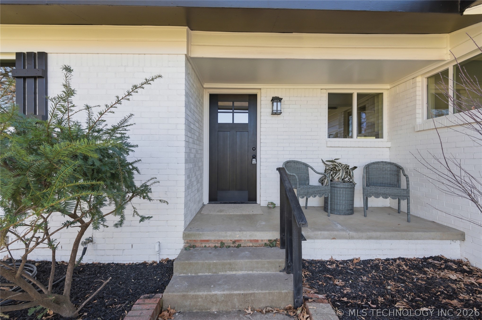 5660 S Marion Avenue Property Photo 3