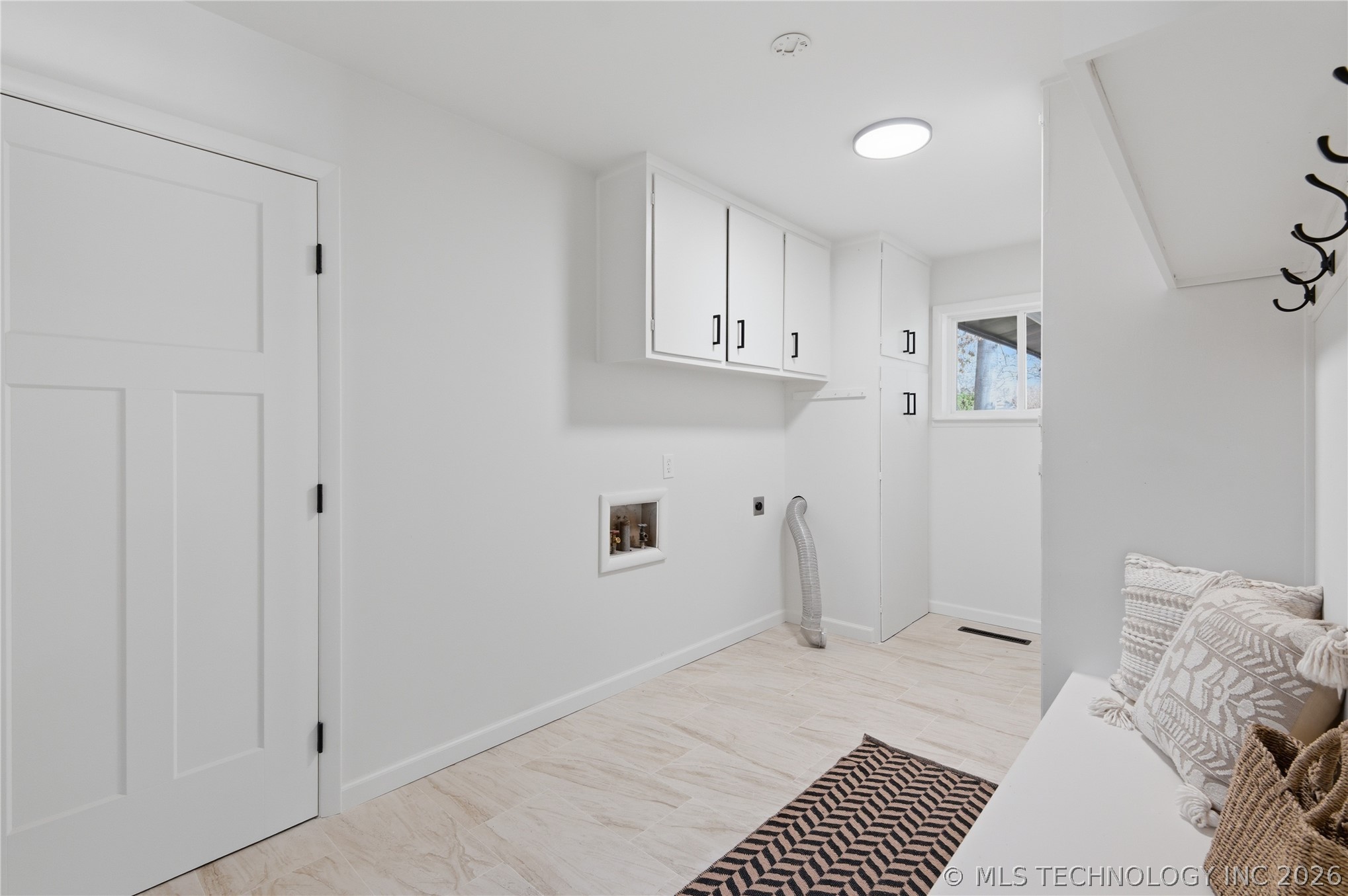 5660 S Marion Avenue Property Photo 19