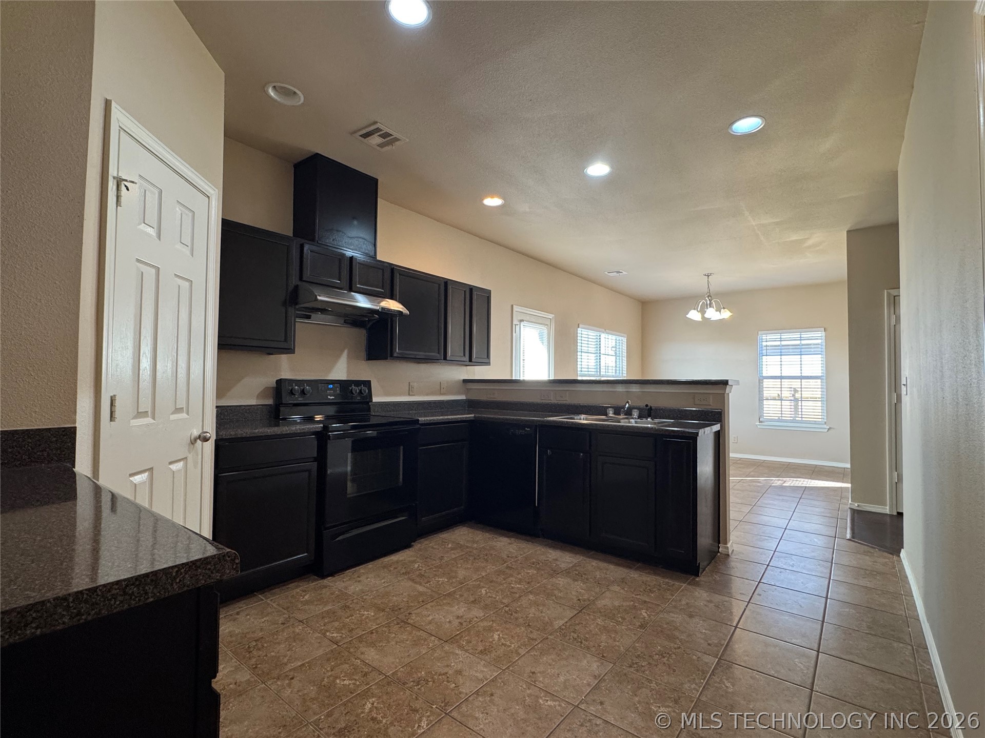 14780 S Fern Place Property Photo 3