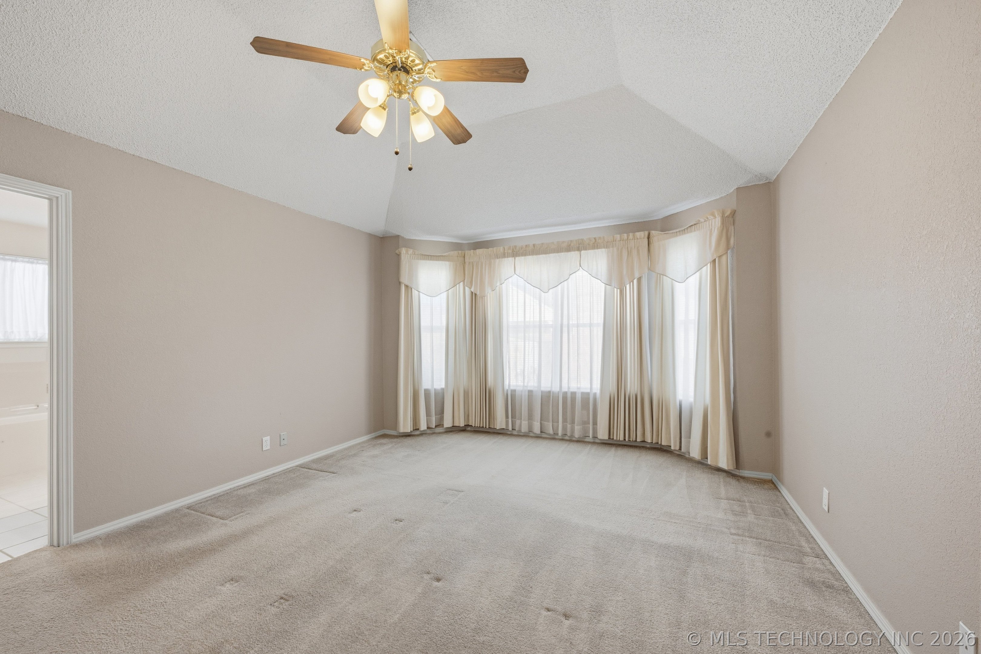 704 E Helena Street Property Photo 16