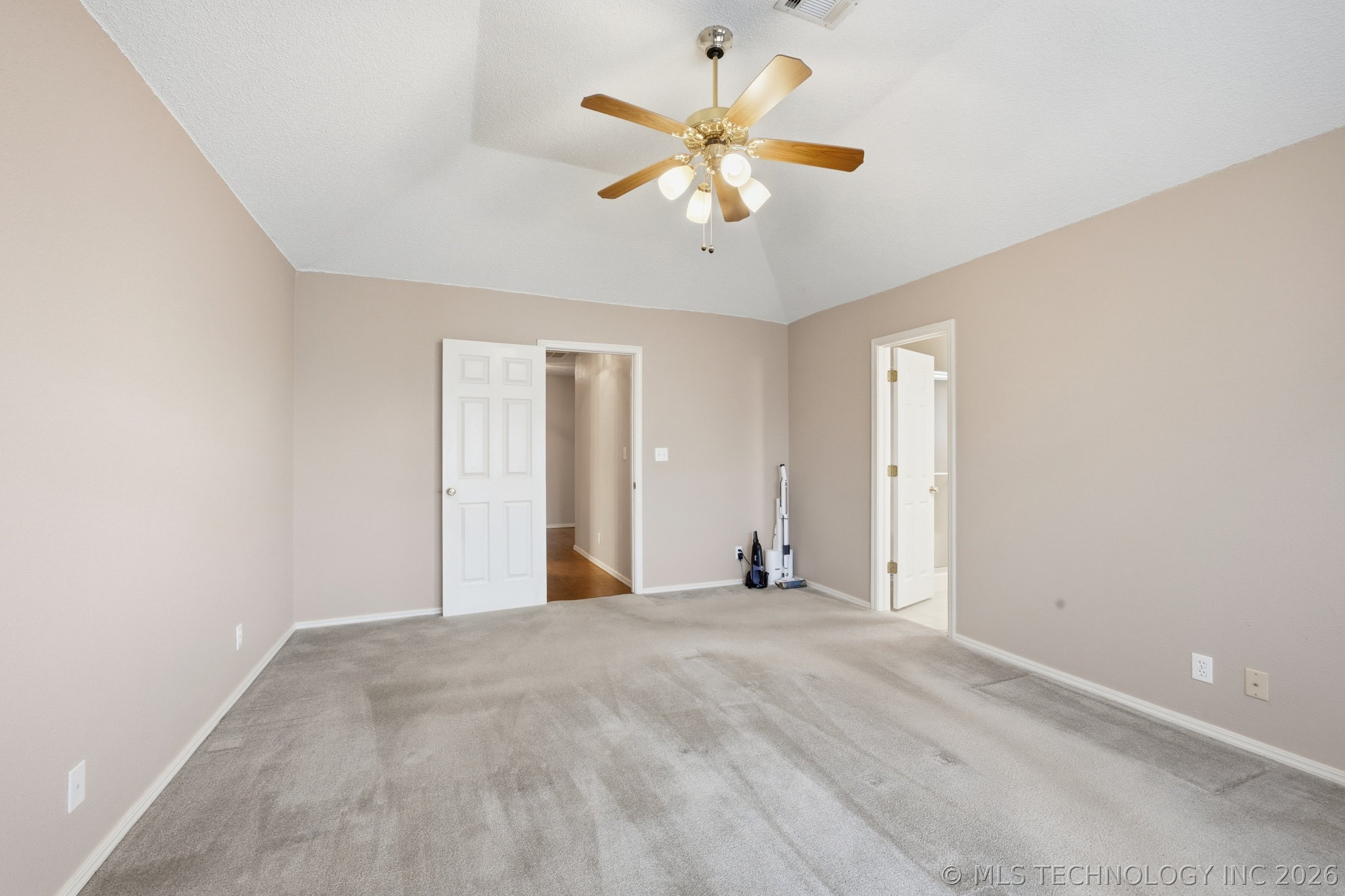 704 E Helena Street Property Photo 17