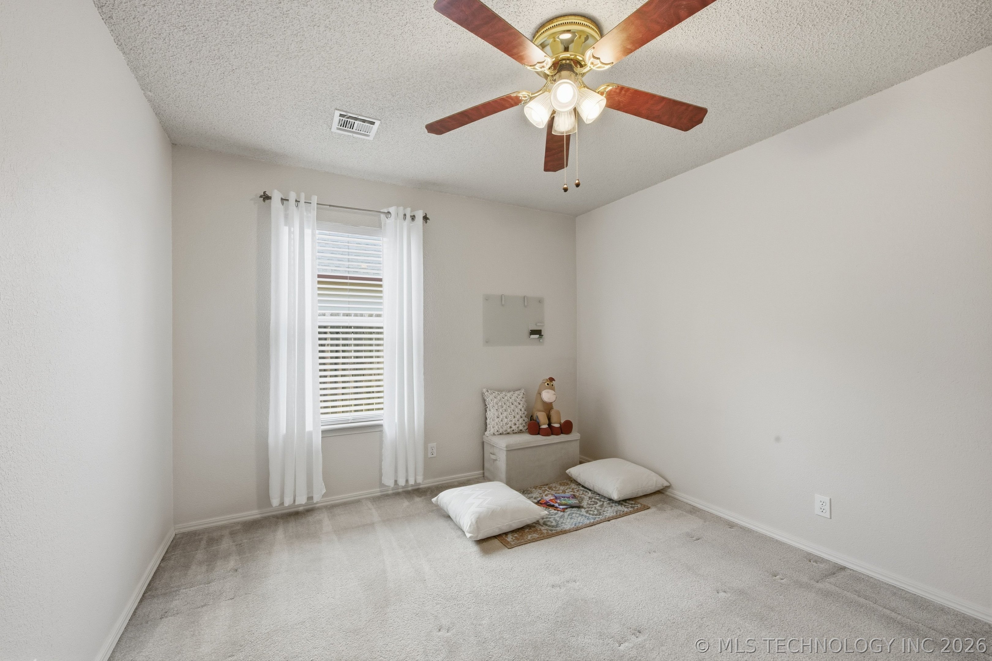 704 E Helena Street Property Photo 21