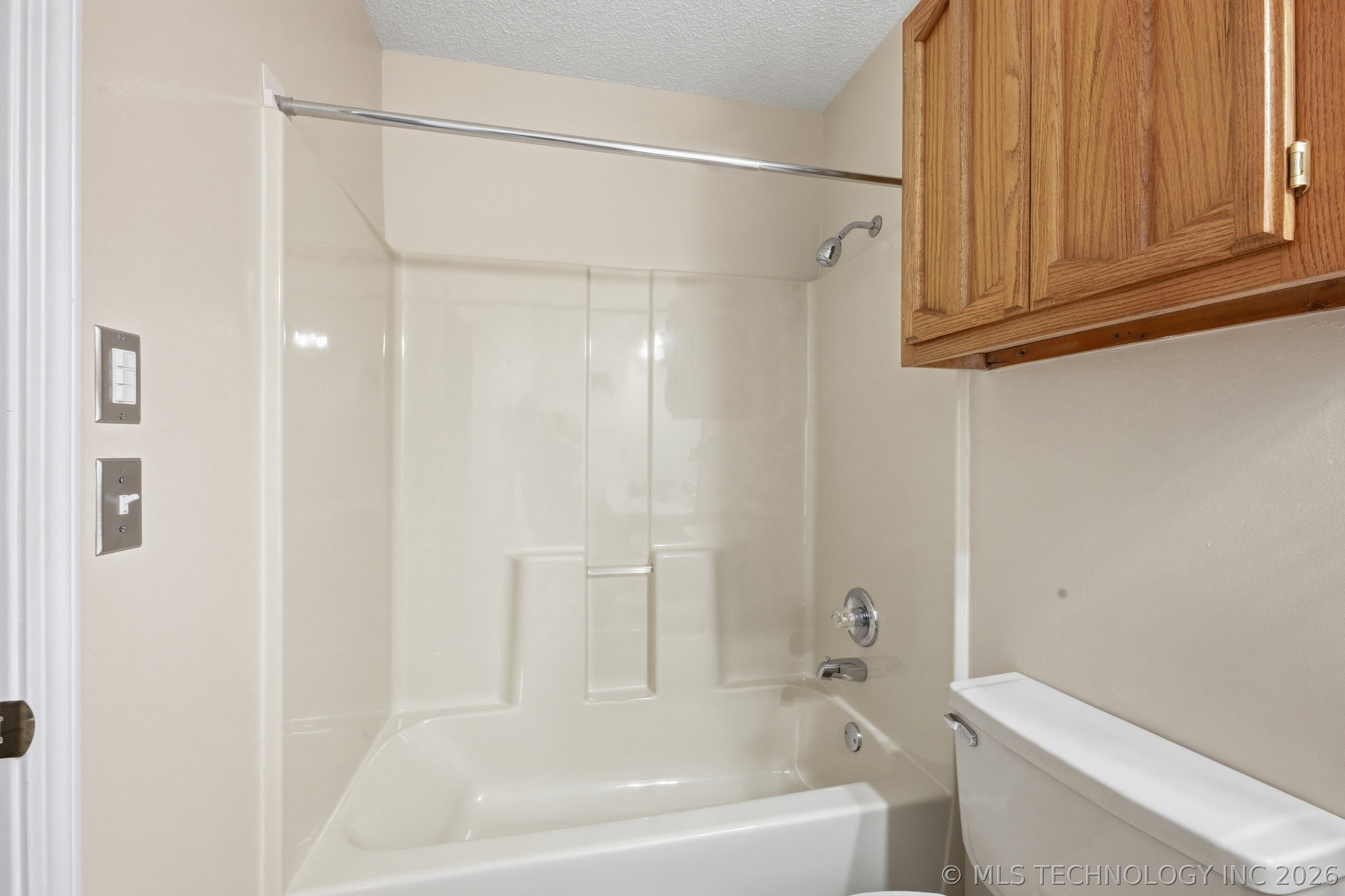 704 E Helena Street Property Photo 24