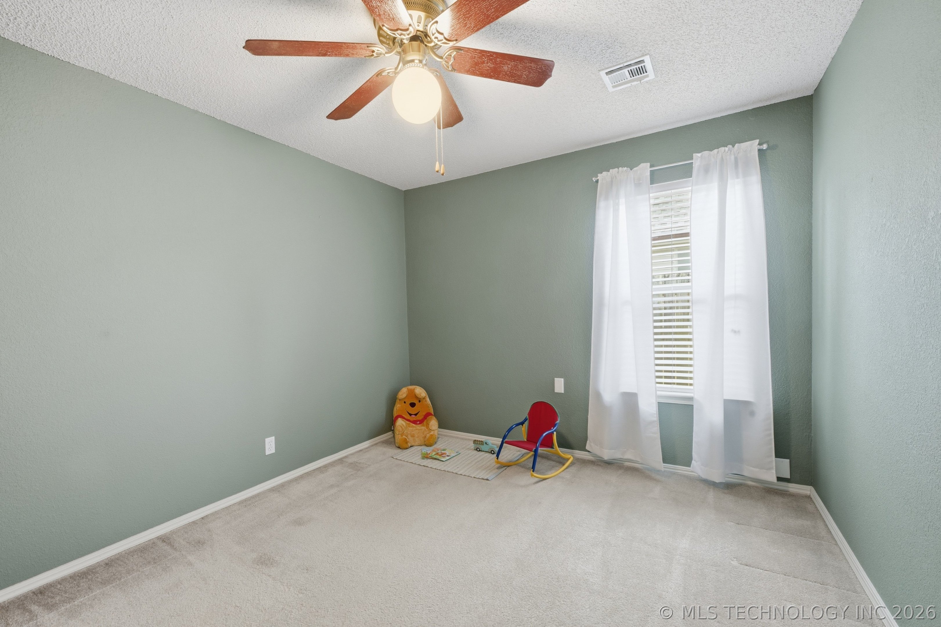 704 E Helena Street Property Photo 26