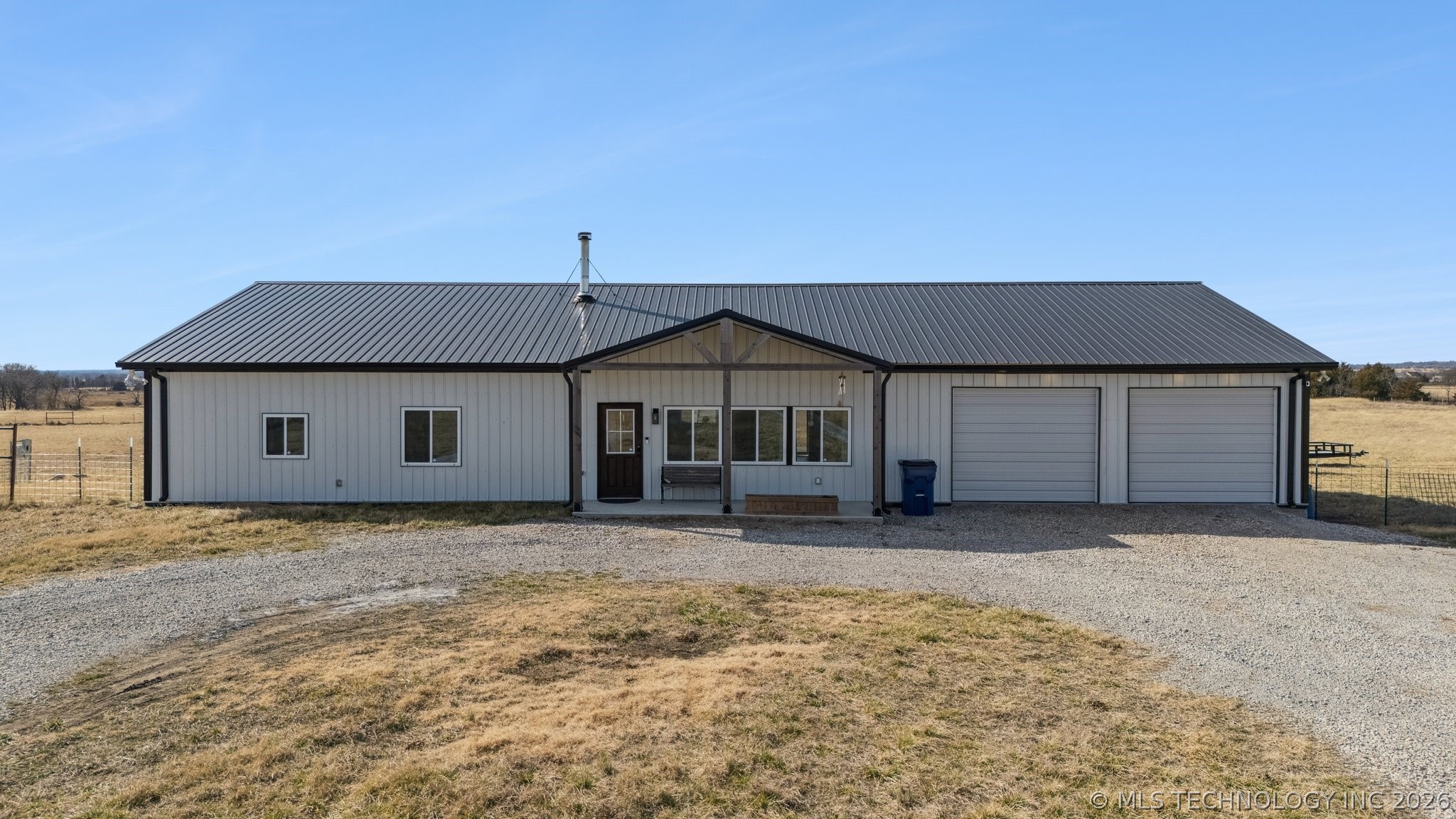 1327 W Davis Property Photo 1