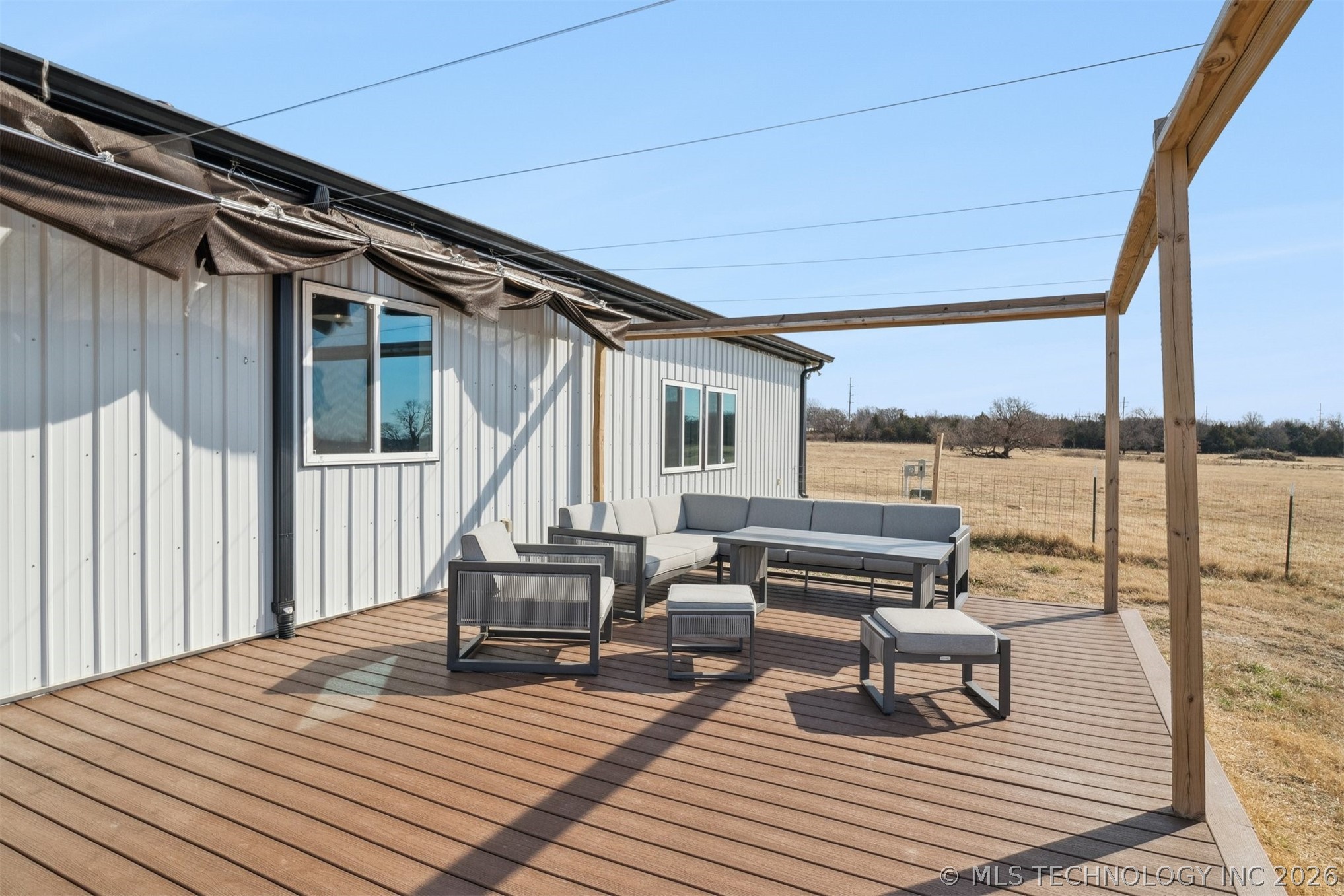 1327 W Davis Property Photo 18