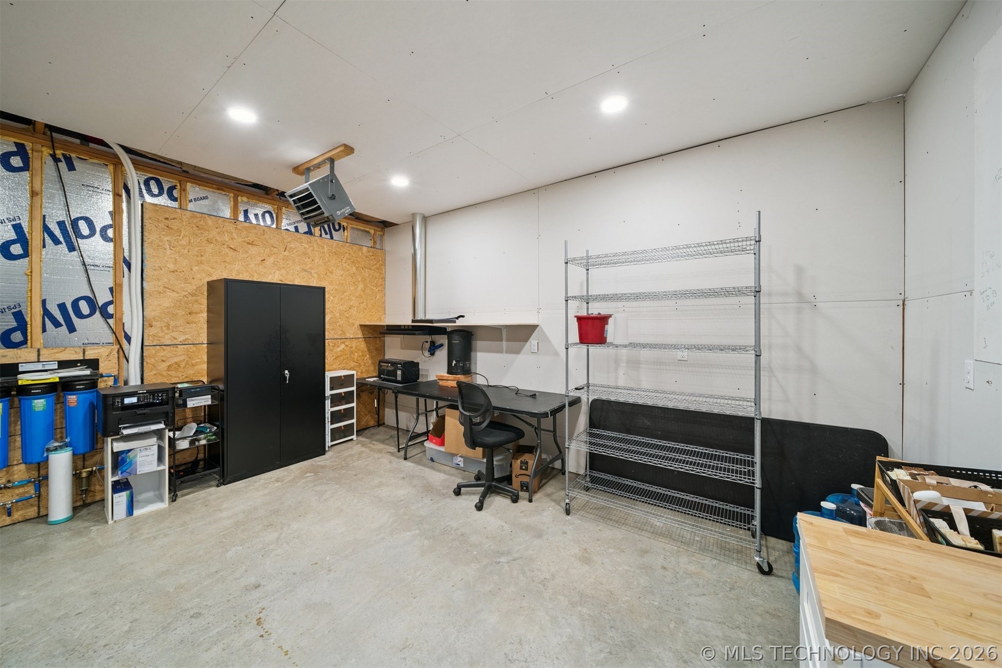 1327 W Davis Property Photo 19