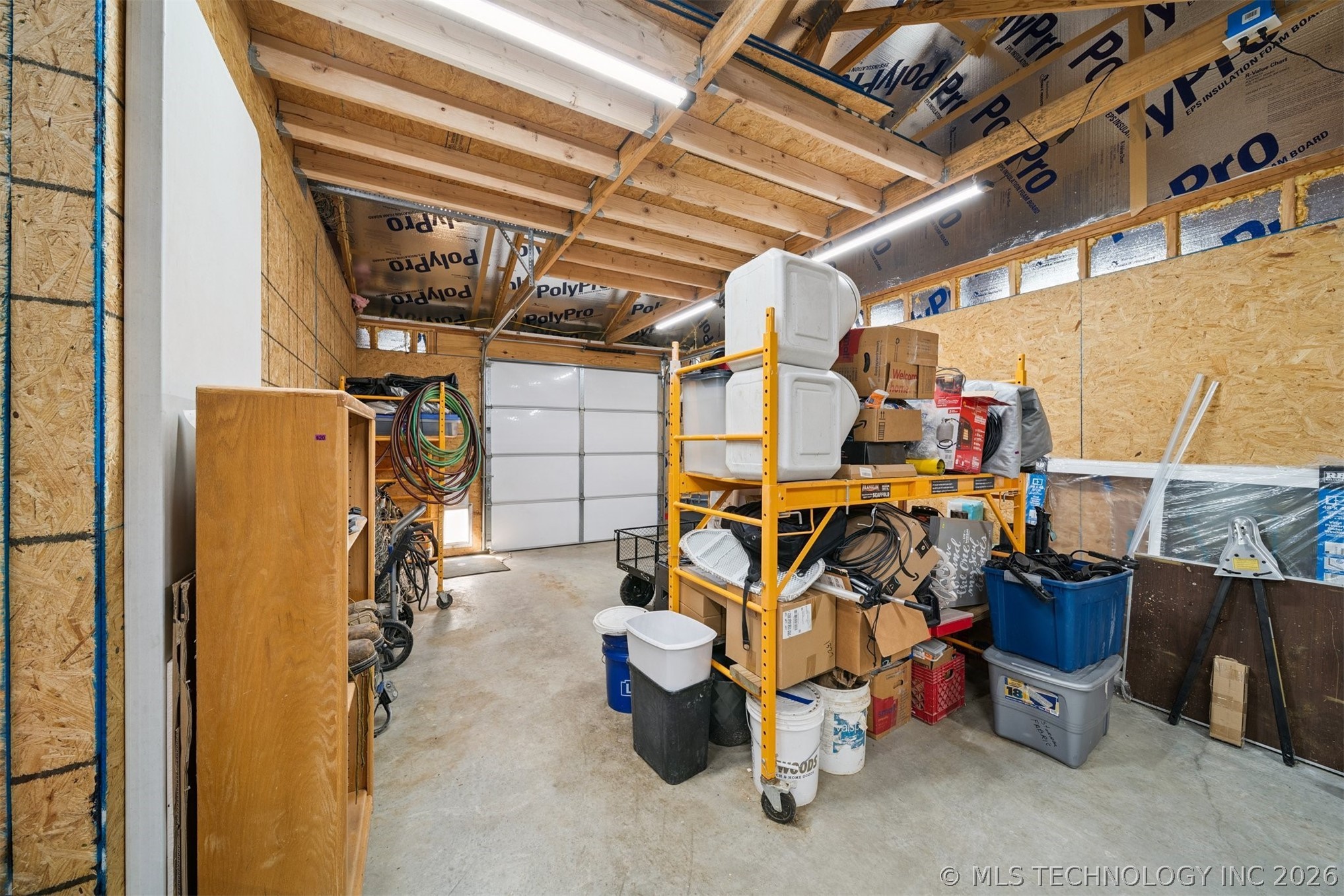 1327 W Davis Property Photo 22