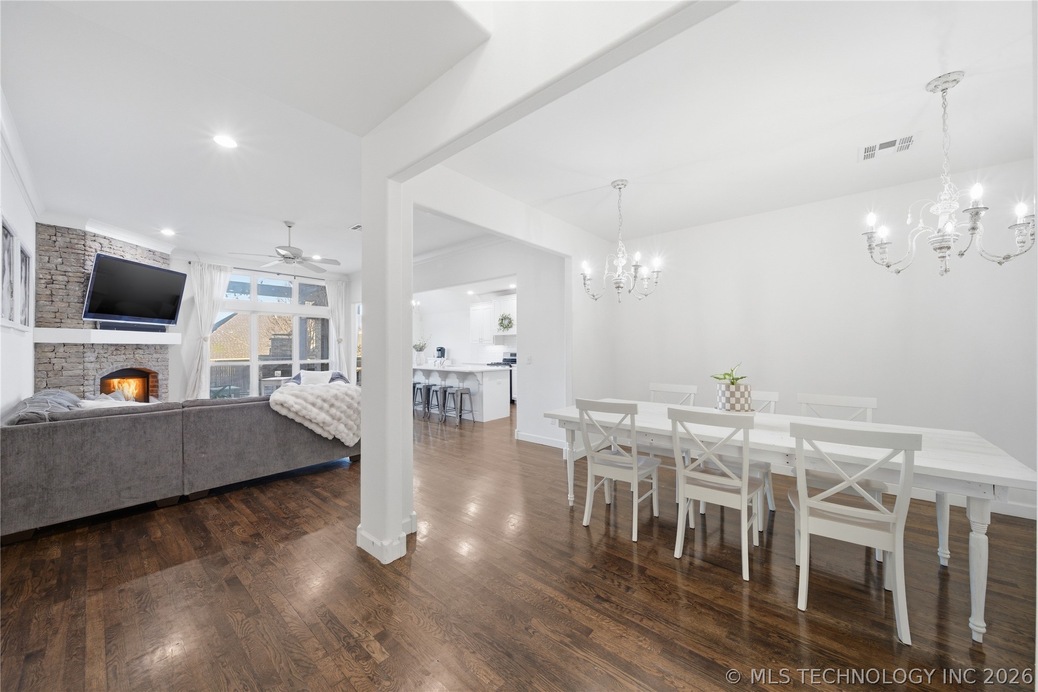 10917 S Sycamore Street Property Photo 5