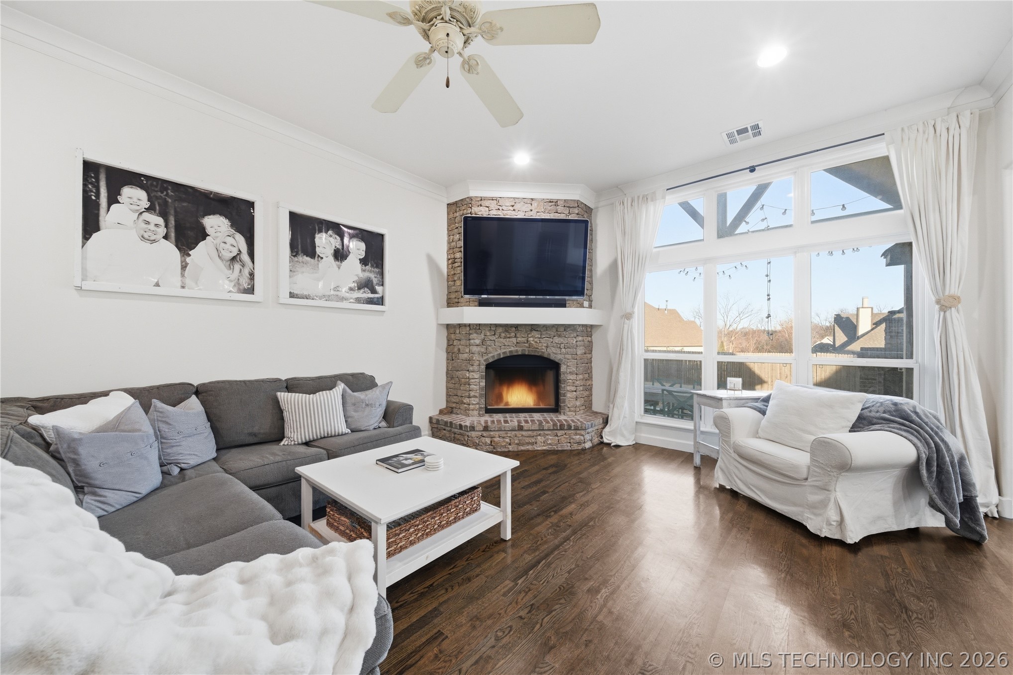 10917 S Sycamore Street Property Photo 9