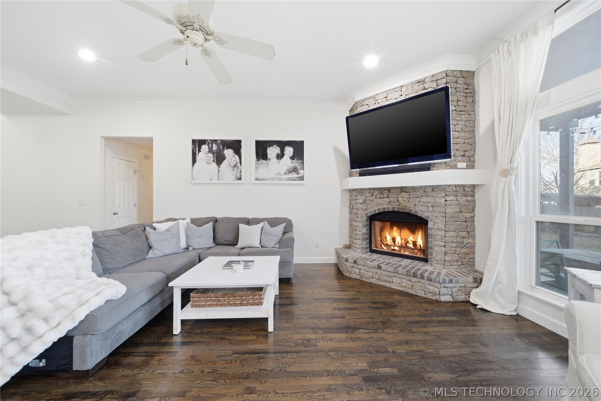 10917 S Sycamore Street Property Photo 10