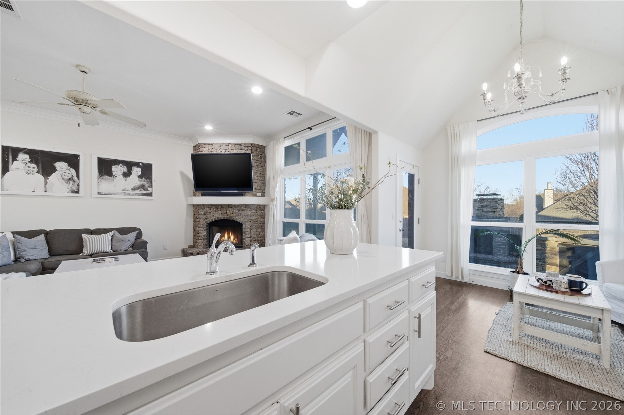 10917 S Sycamore Street Property Photo 16