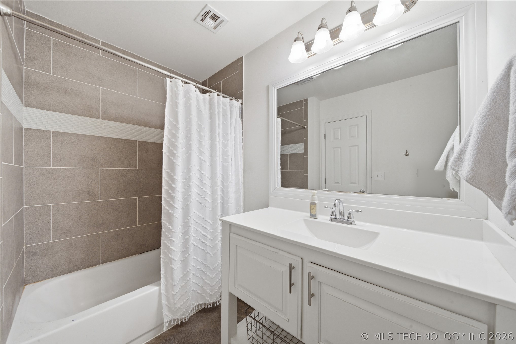10917 S Sycamore Street Property Photo 24