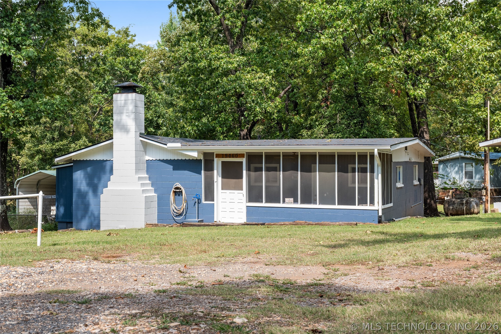 19460 W 925 Property Photo 1