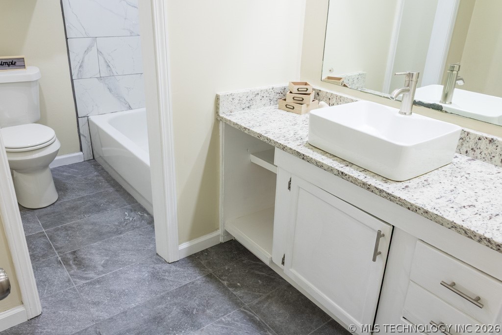 4804 E 68th Street 111 Property Photo 45
