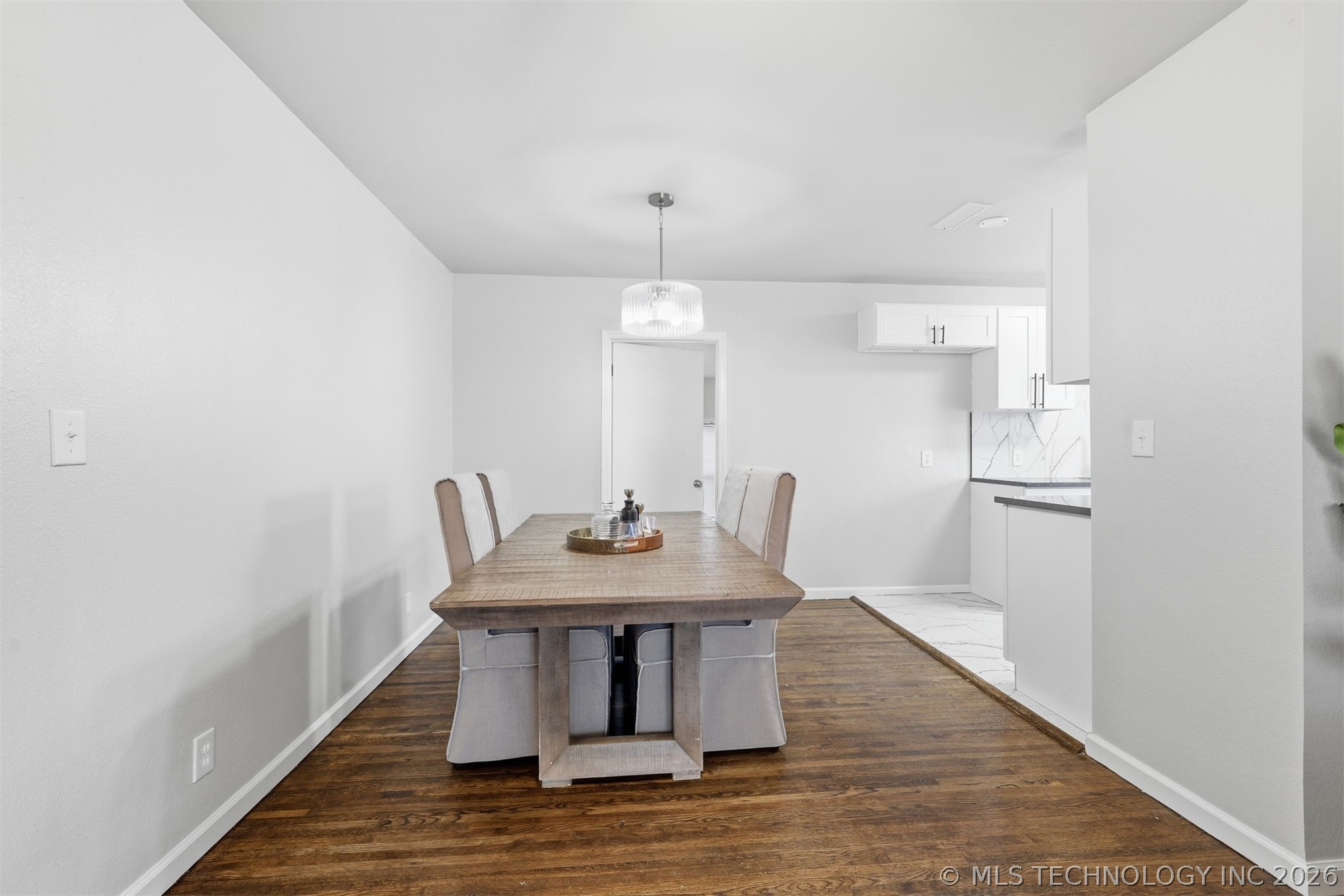 4554 Iroquois Avenue Property Photo 4