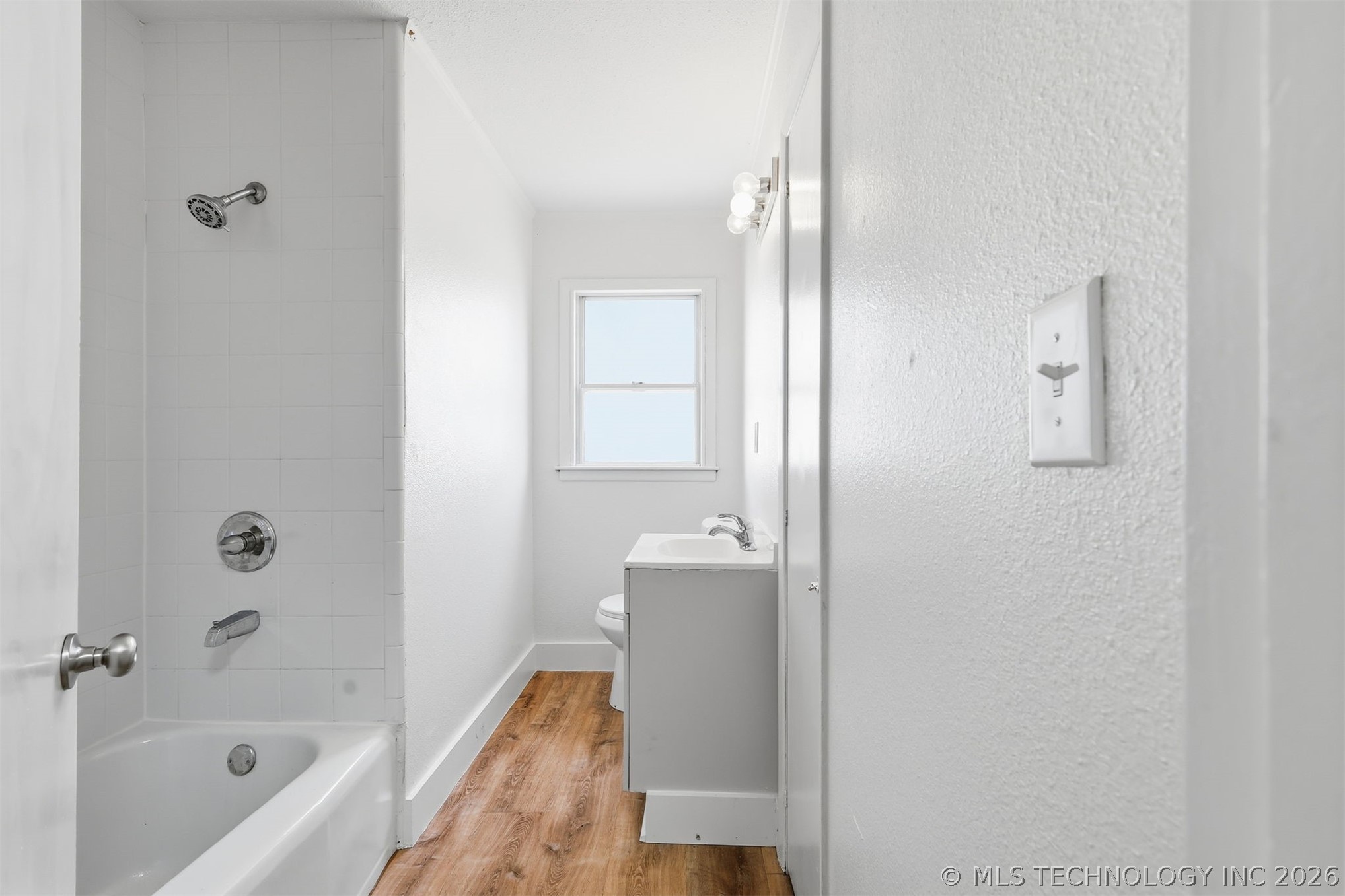 4554 Iroquois Avenue Property Photo 8
