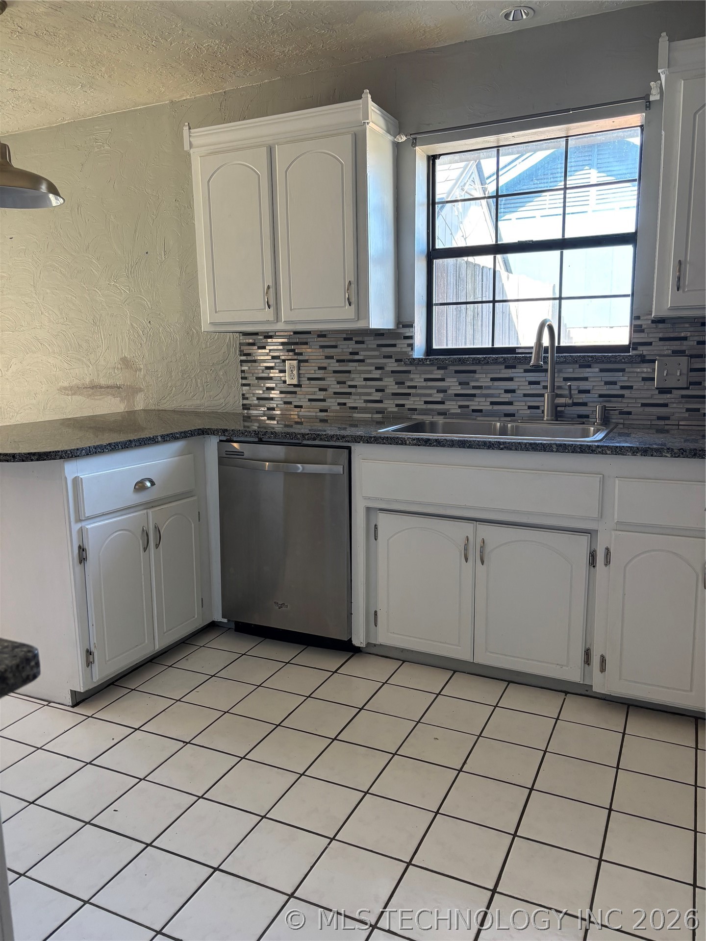 1421 Lakehurst Property Photo 3