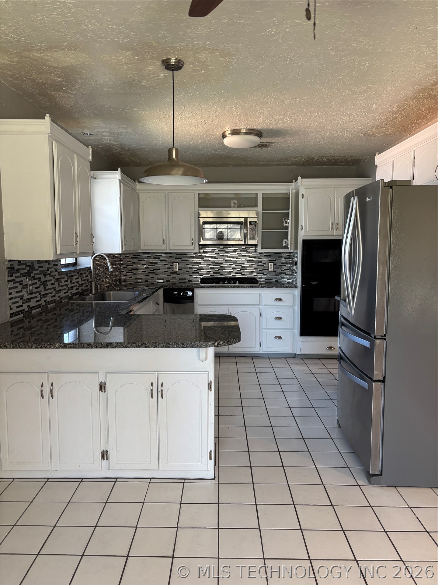 1421 Lakehurst Property Photo 4