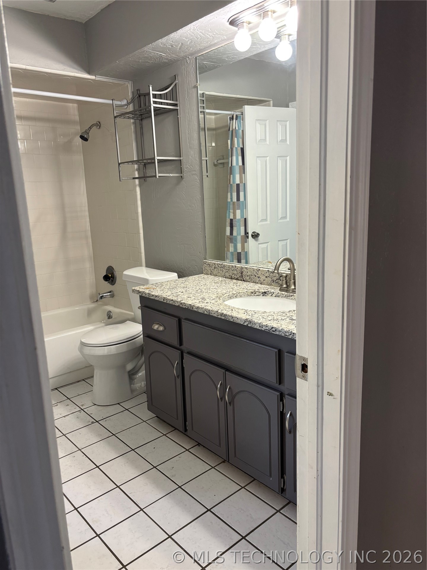 1421 Lakehurst Property Photo 7