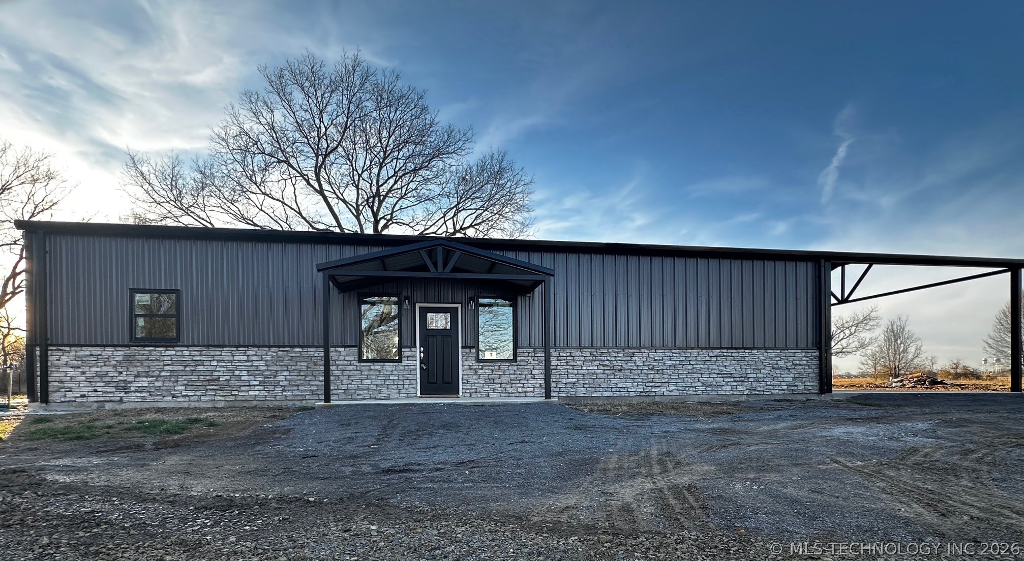 1105 S Lark Street Property Photo 1