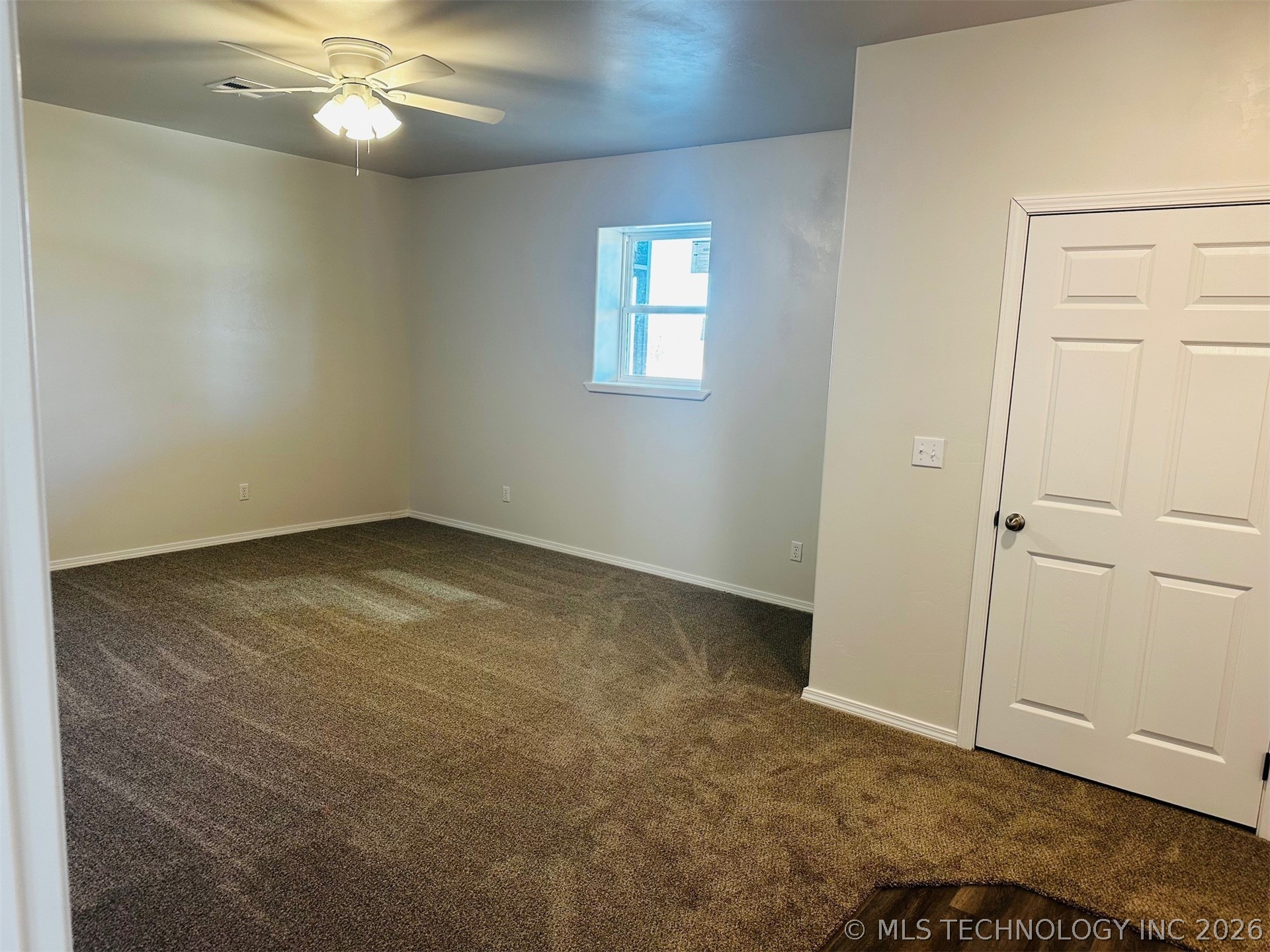 1105 S Lark Street Property Photo 7