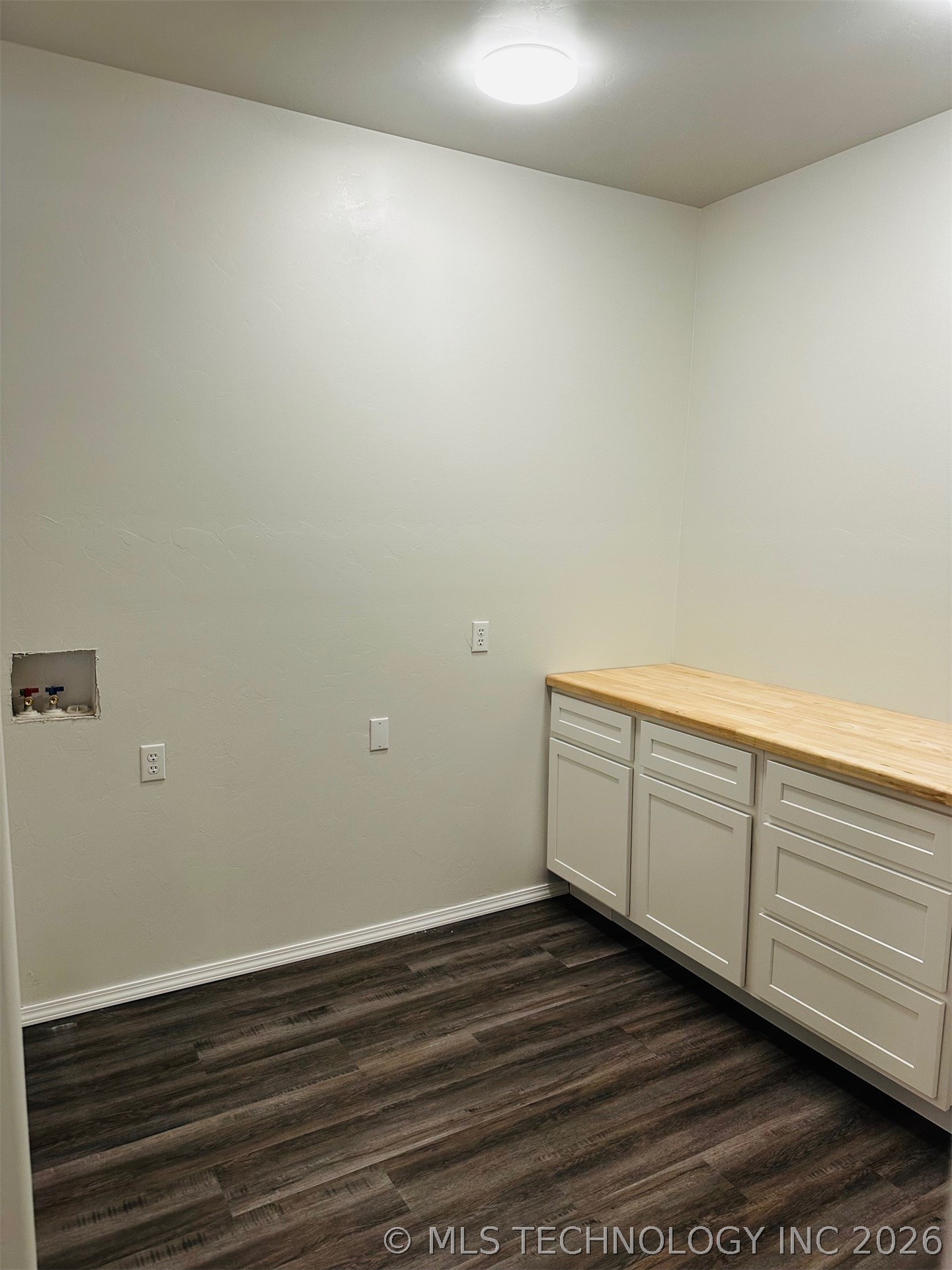 1105 S Lark Street Property Photo 11