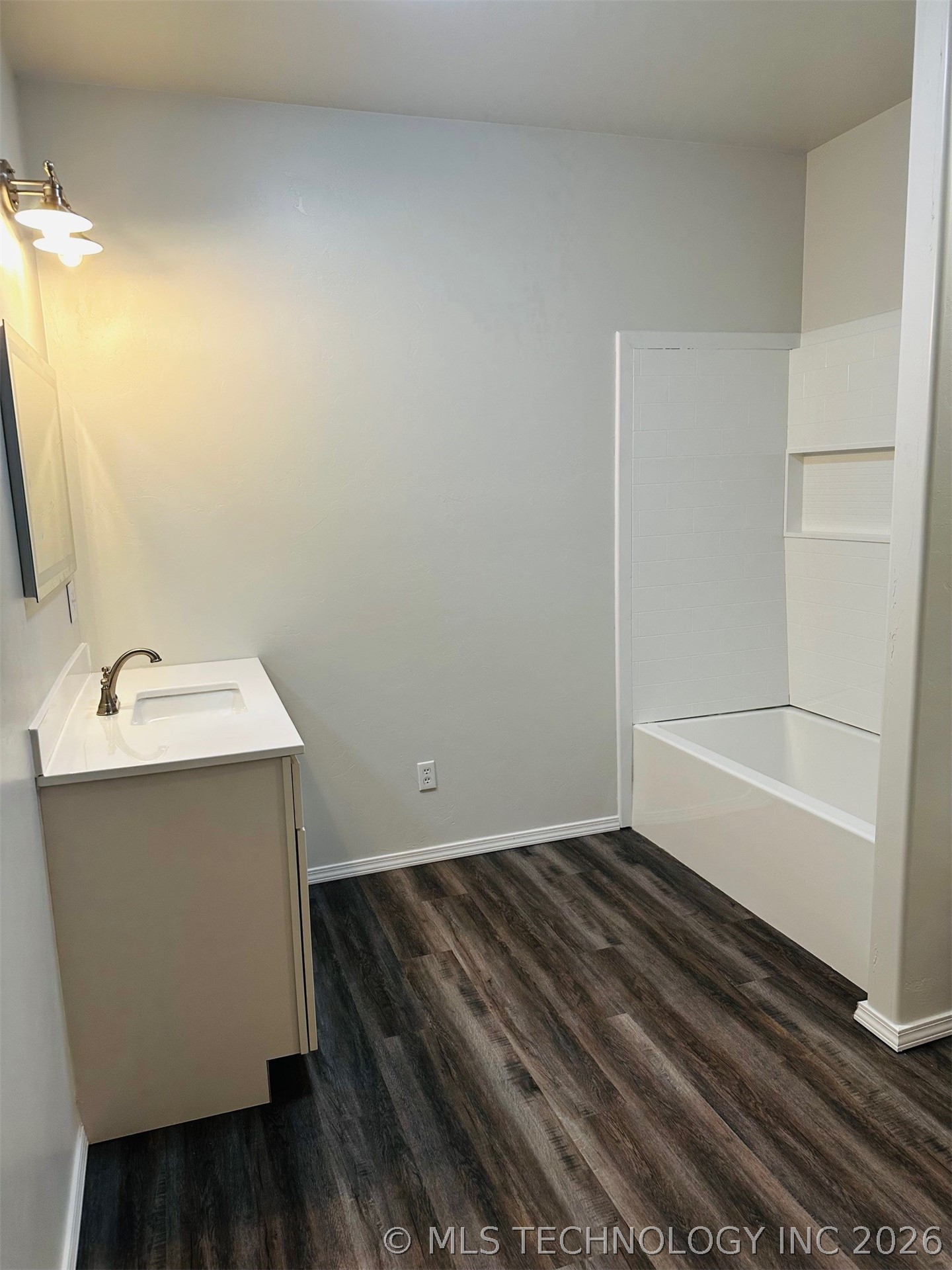 1105 S Lark Street Property Photo 17