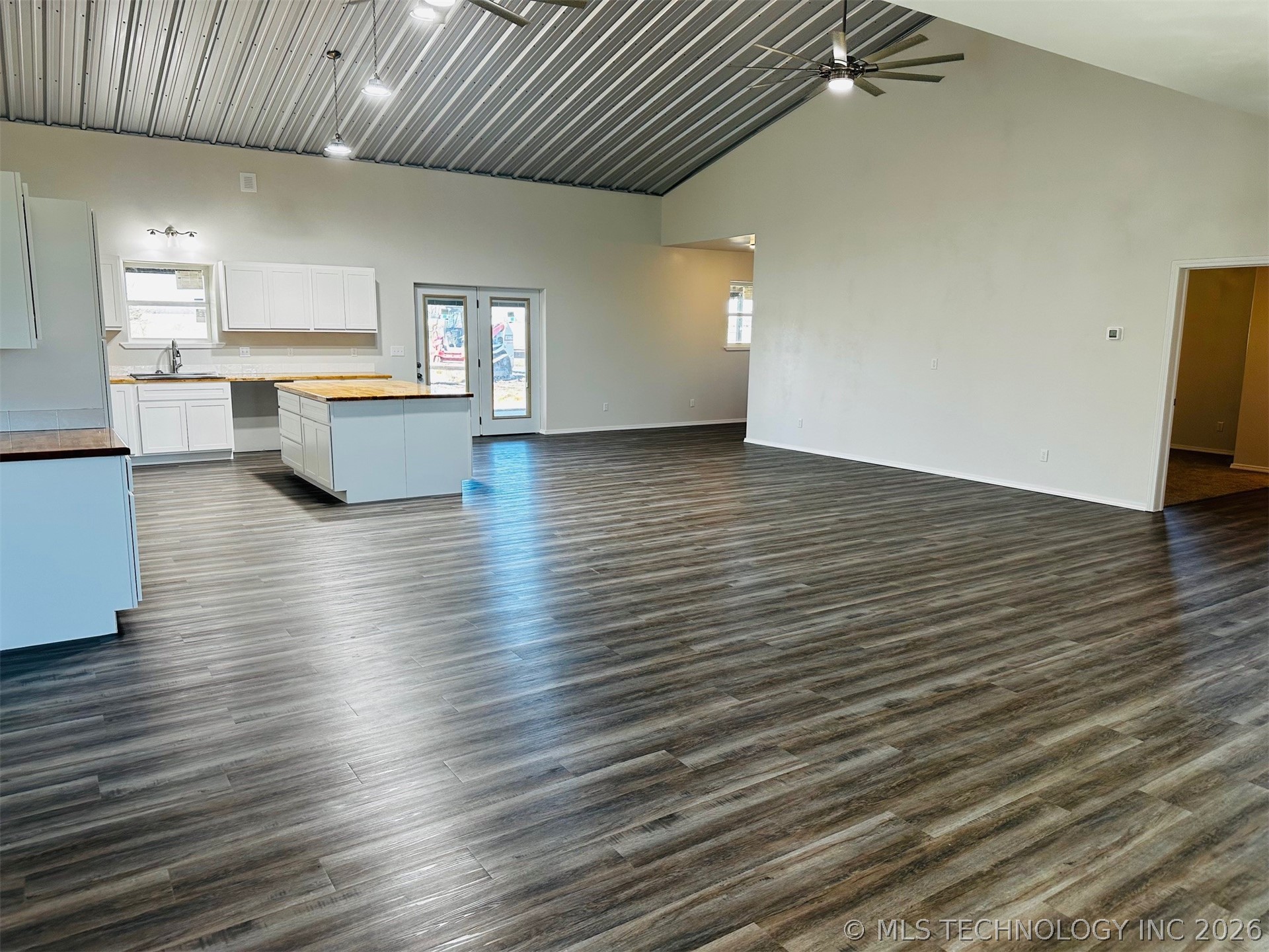 1105 S Lark Street Property Photo 18