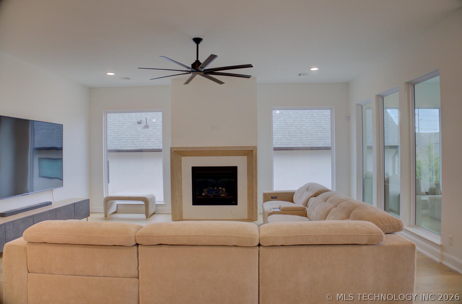 910 W 86th Street S Property Photo 7