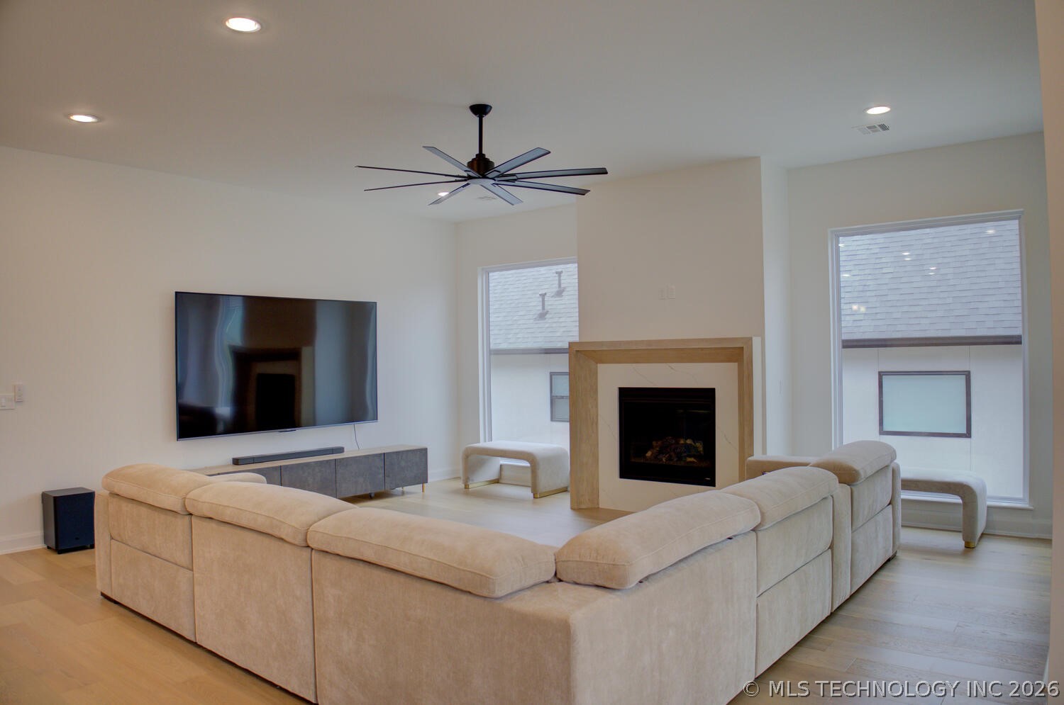 910 W 86th Street S Property Photo 8