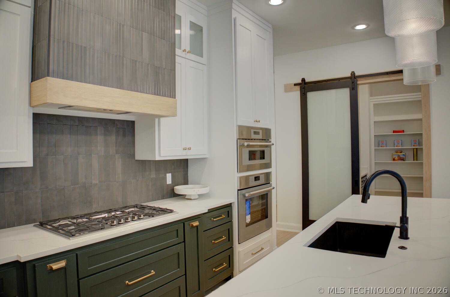 910 W 86th Street S Property Photo 17