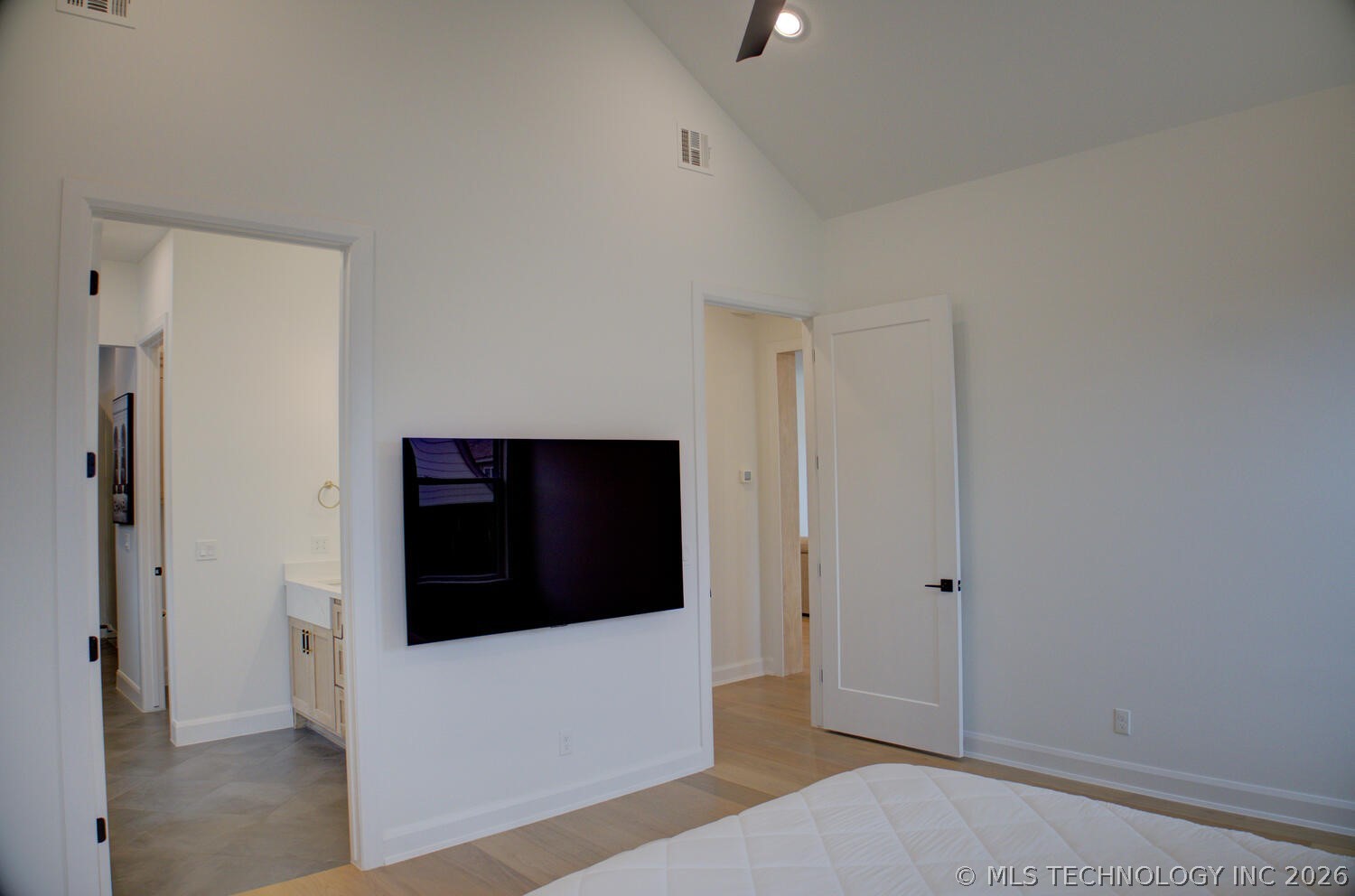 910 W 86th Street S Property Photo 31