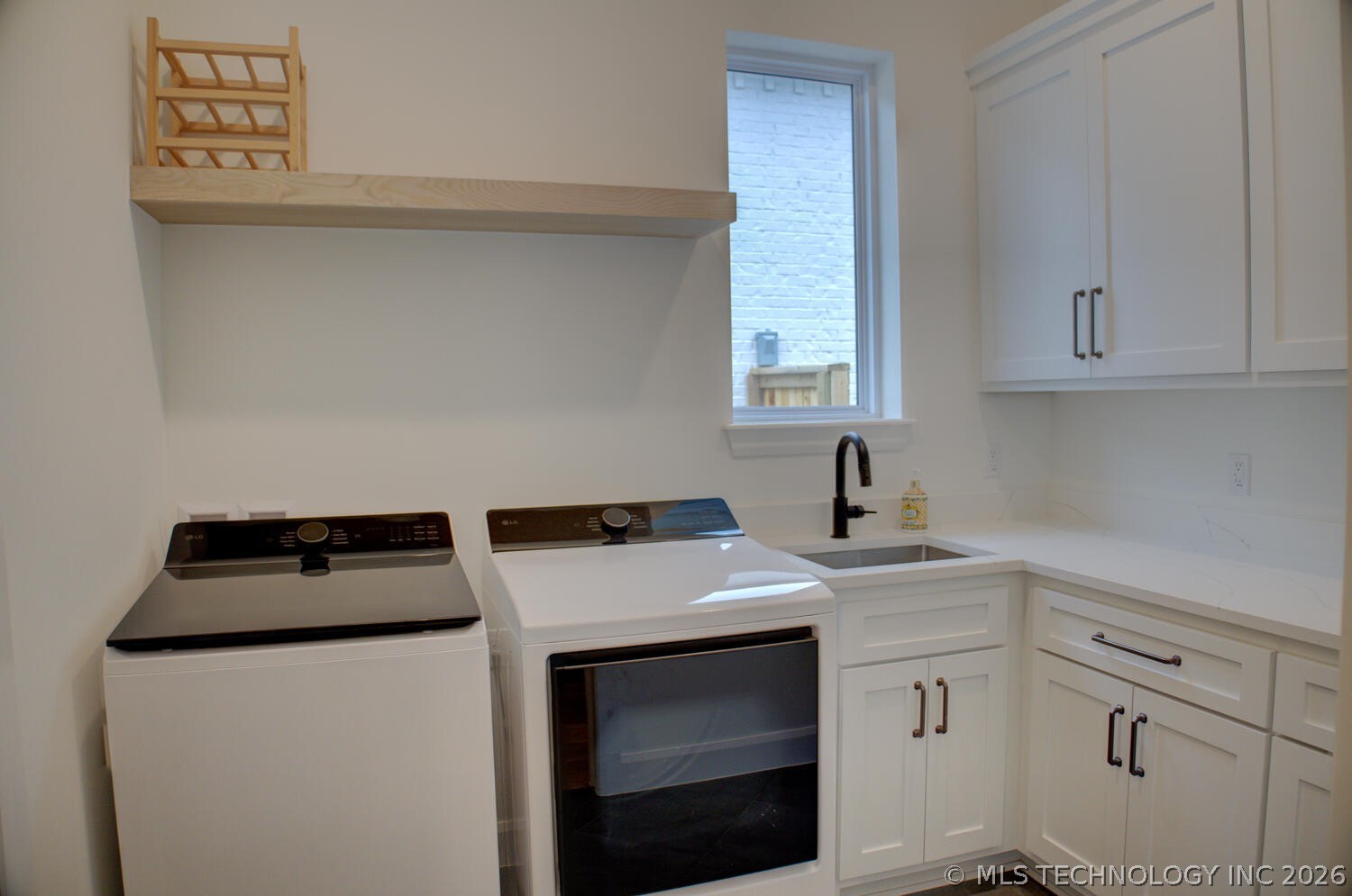 910 W 86th Street S Property Photo 40