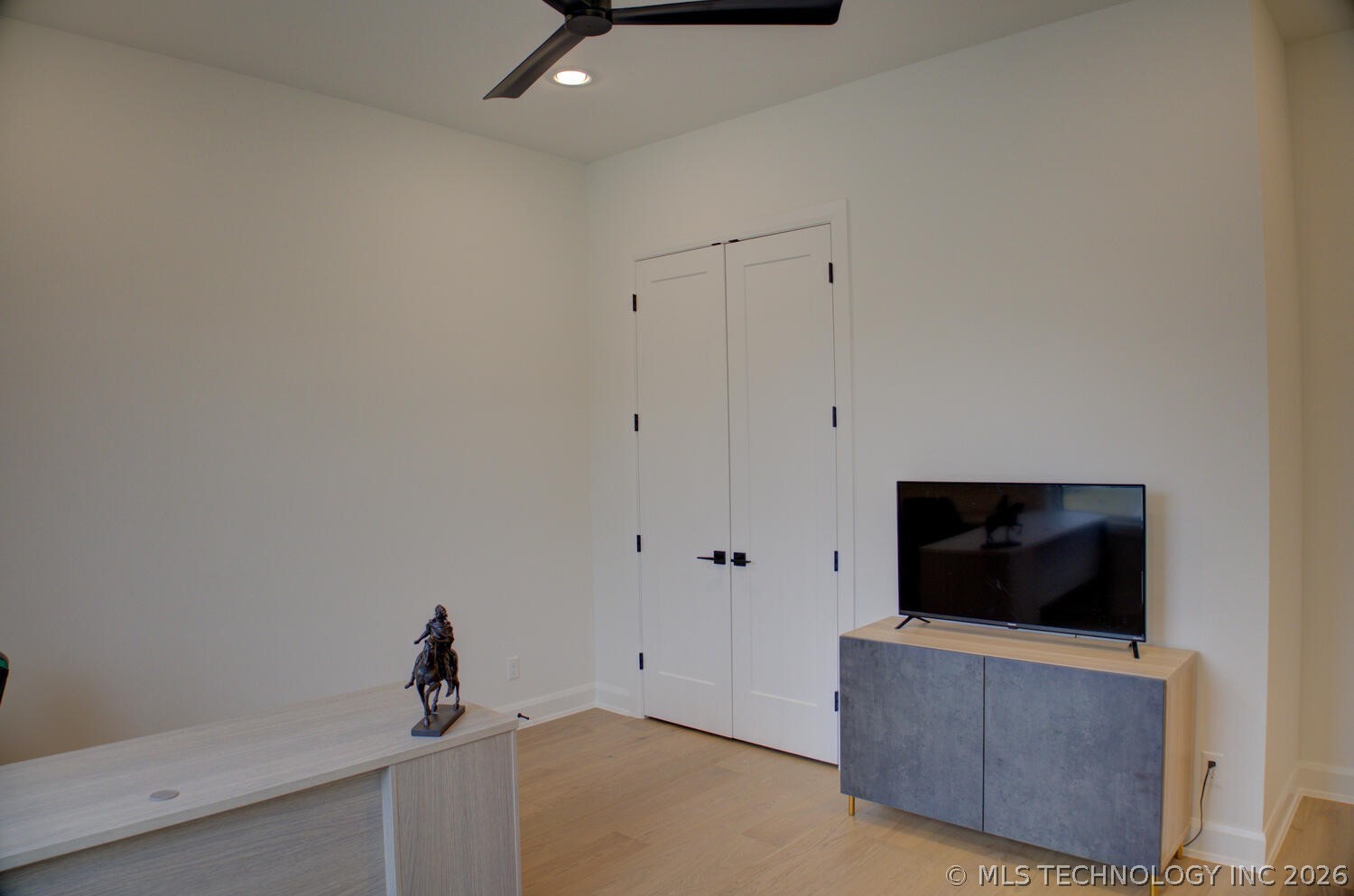 910 W 86th Street S Property Photo 45