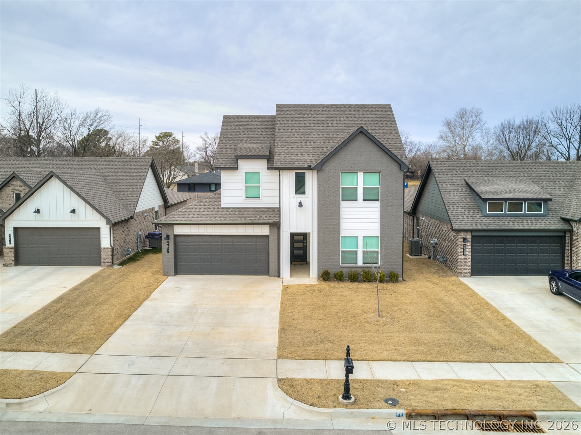 4632 E Chestnut Avenue Property Photo 2